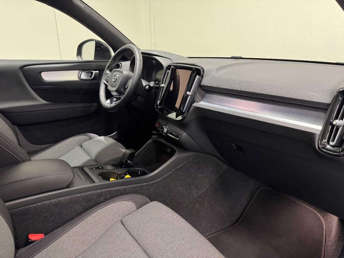 Volvo XC40 Core B3 - 2025 - Joinsteer - #4