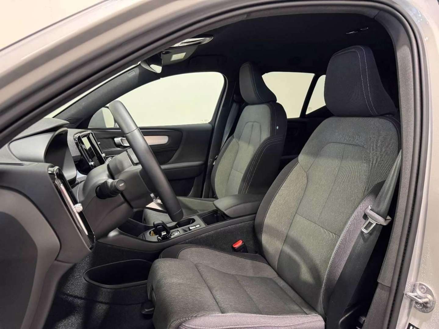 Volvo XC40 Core B3 - 2025 - Joinsteer - #5