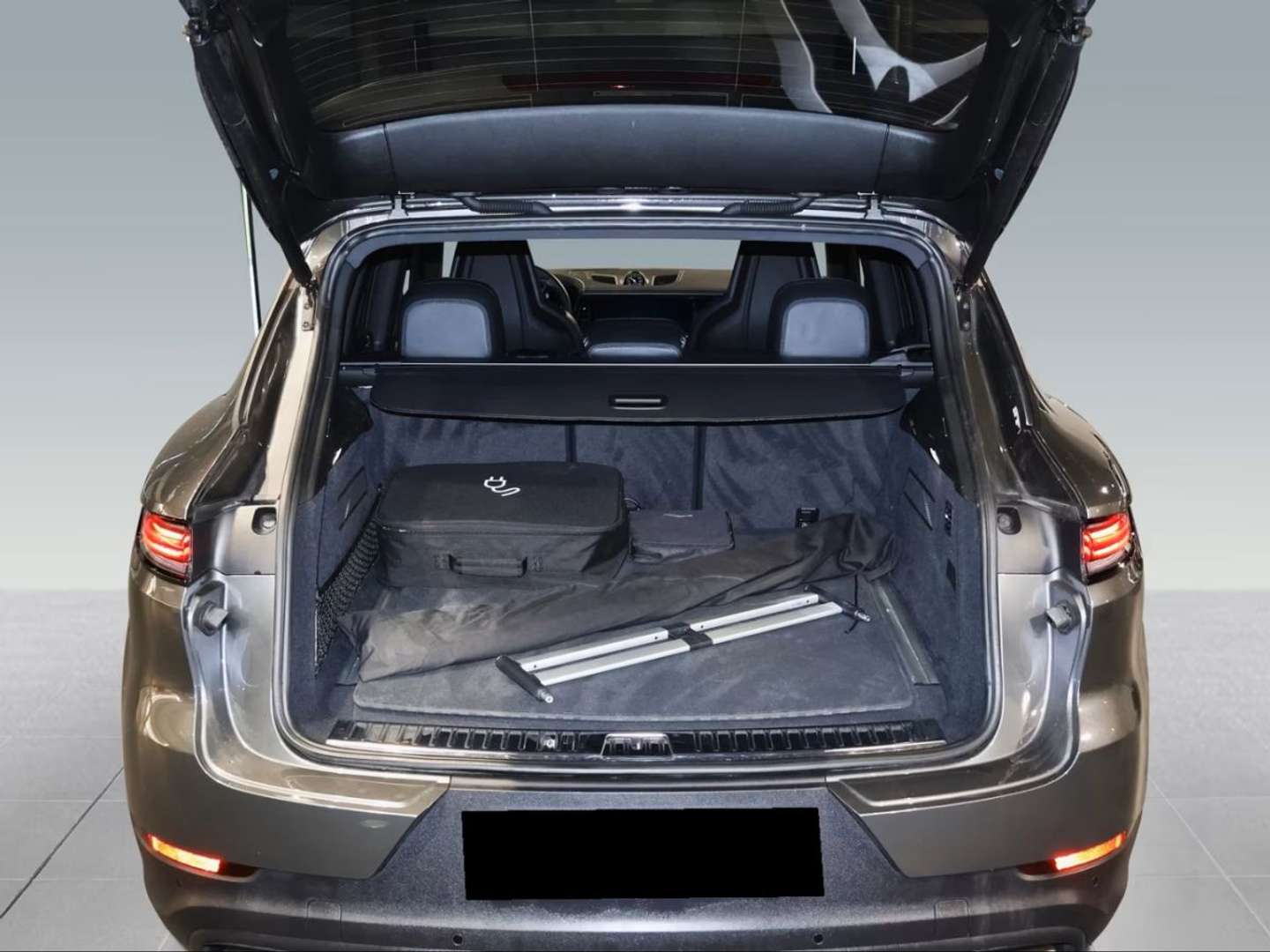 Porsche Cayenne E-Hybrid - 2024 - Joinsteer - #4