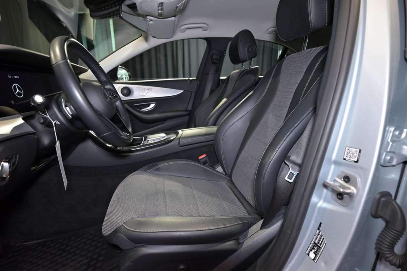 Mercedes Classe E AVANTGARDE 220 D - 2022 - Joinsteer - #3