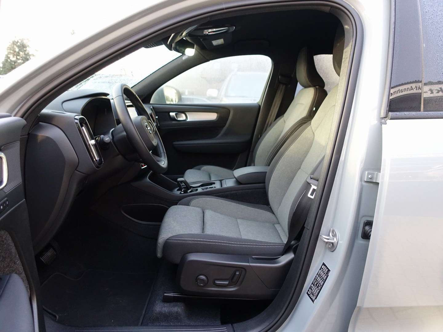 Volvo XC40 Core B3 Mild-Hybrid - 2025 - Joinsteer - #8