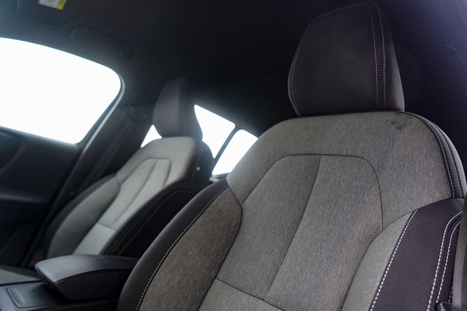 Volvo XC40 Plus B4 - 2025 - Joinsteer - #17