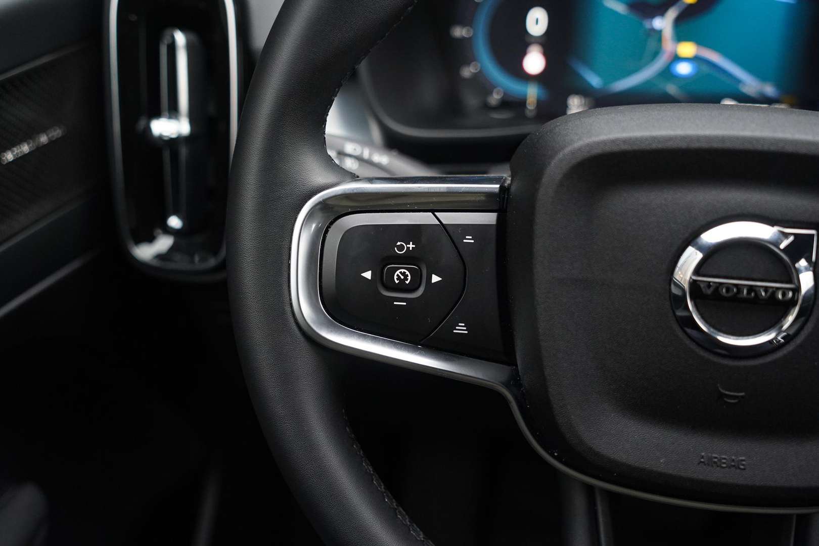 Volvo XC40 Plus B4 - 2025 - Joinsteer - #19