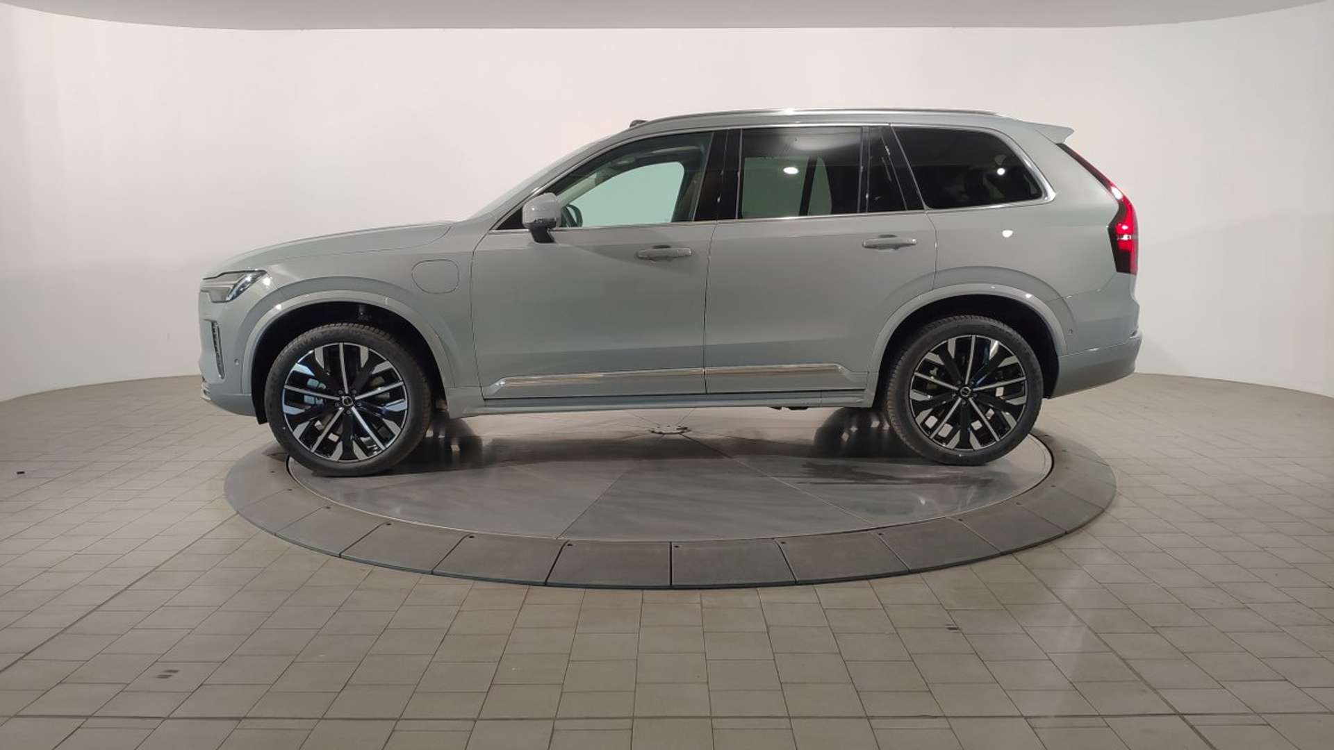 Volvo XC90 T8 Plug In Hybrid - 2025 - Joinsteer - #2