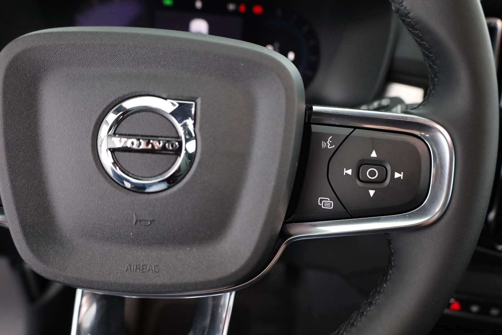 Volvo XC40 Core B3 MHEV - 2024 - Joinsteer - #16