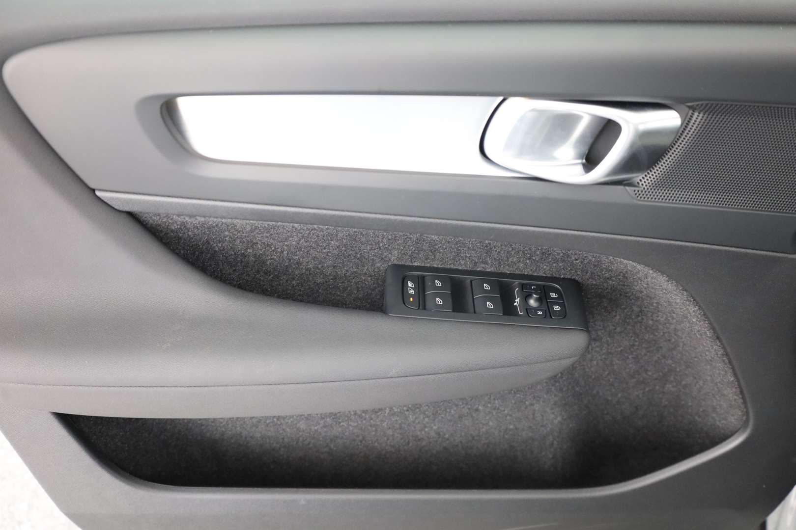 Volvo XC40 Core B3 MHEV - 2024 - Joinsteer - #21