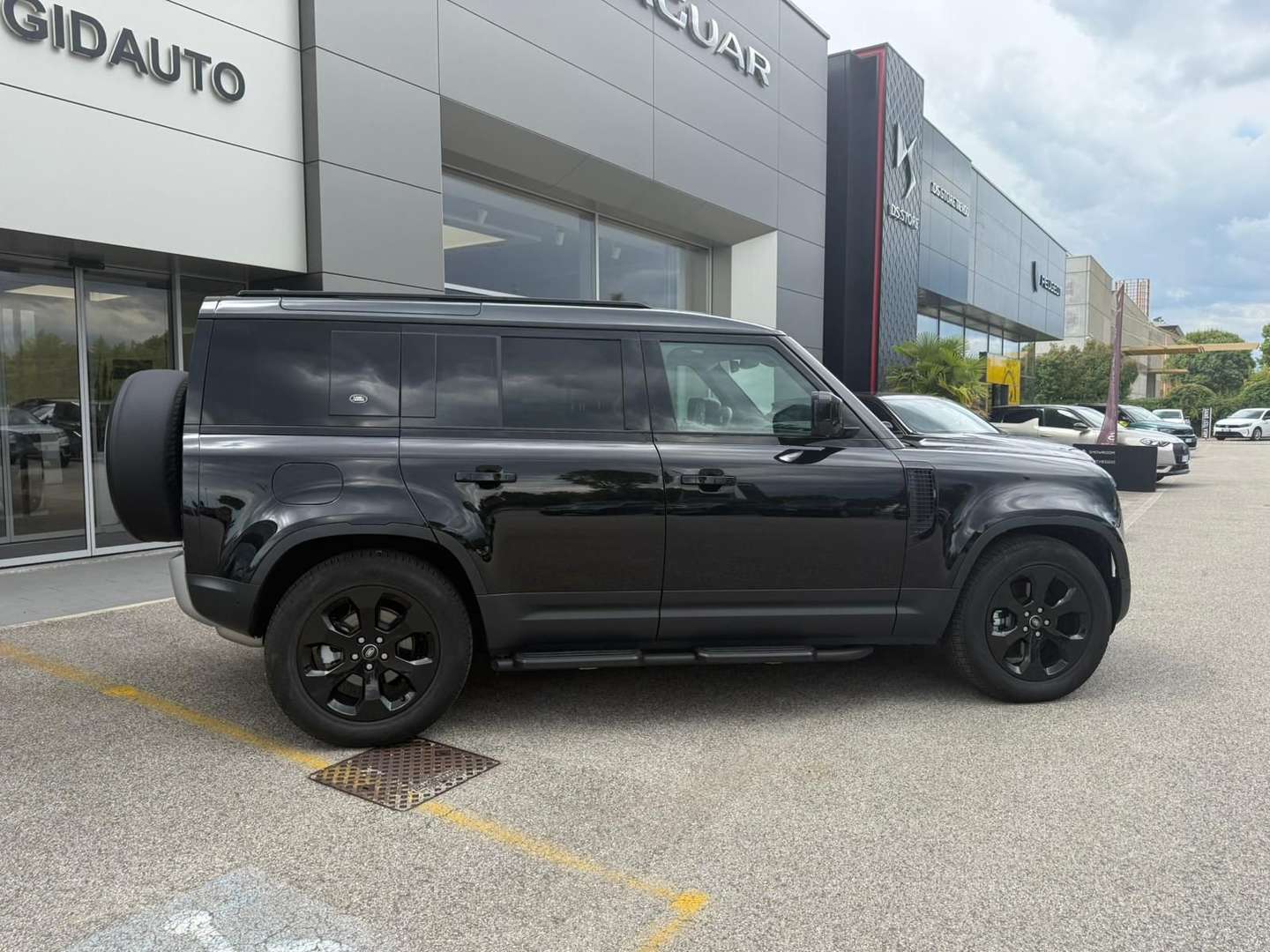 Land Rover Defender SE 3.0 D200 MHEV - 2024 - Joinsteer - #4