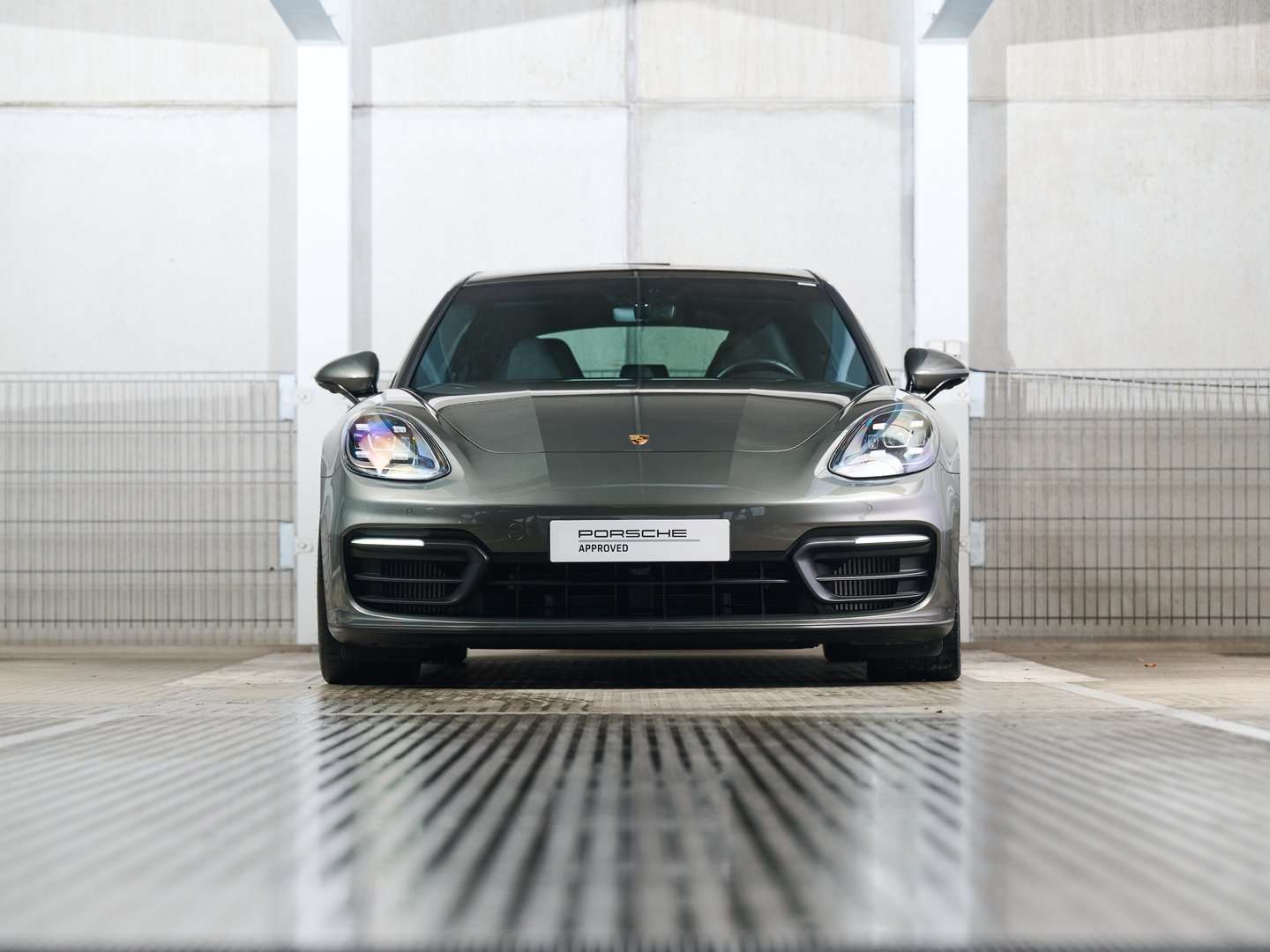 Porsche Panamera Platinum Edition 4 E-Hybrid - 2023 - Joinsteer - #3
