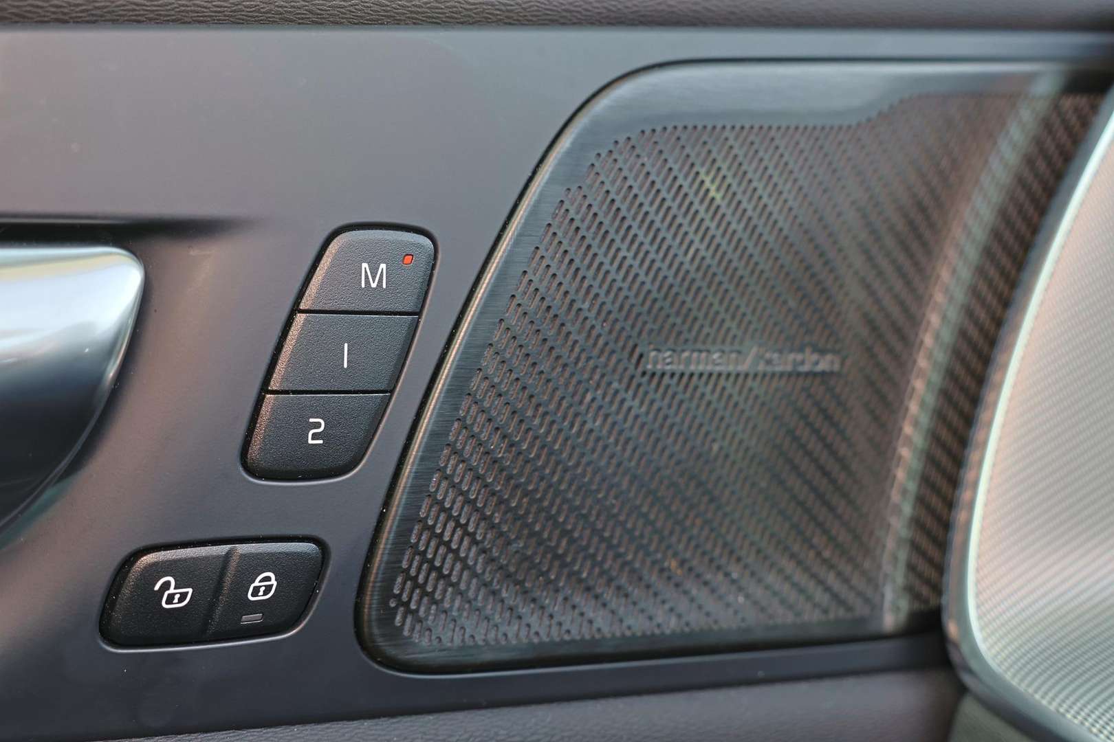 Volvo XC60 Plus T6 Recharge AWD - 2025 - Joinsteer - #9