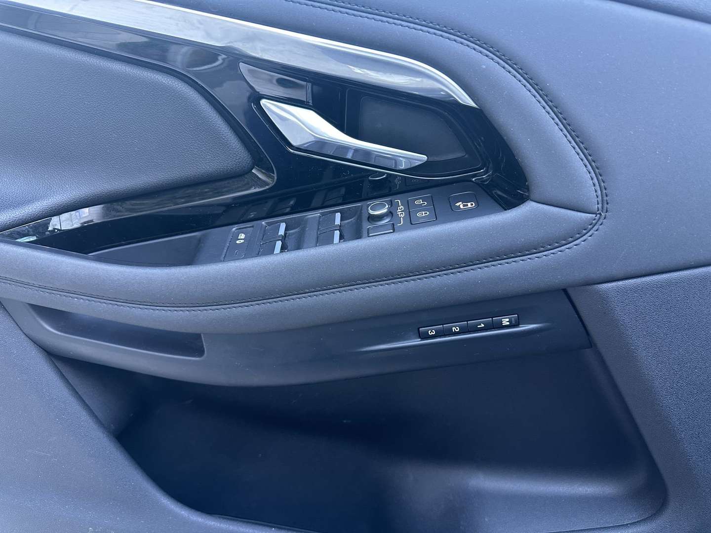 Land Rover Range Rover Evoque AWD Auto R-Dynamic - 2019 - Joinsteer - #18