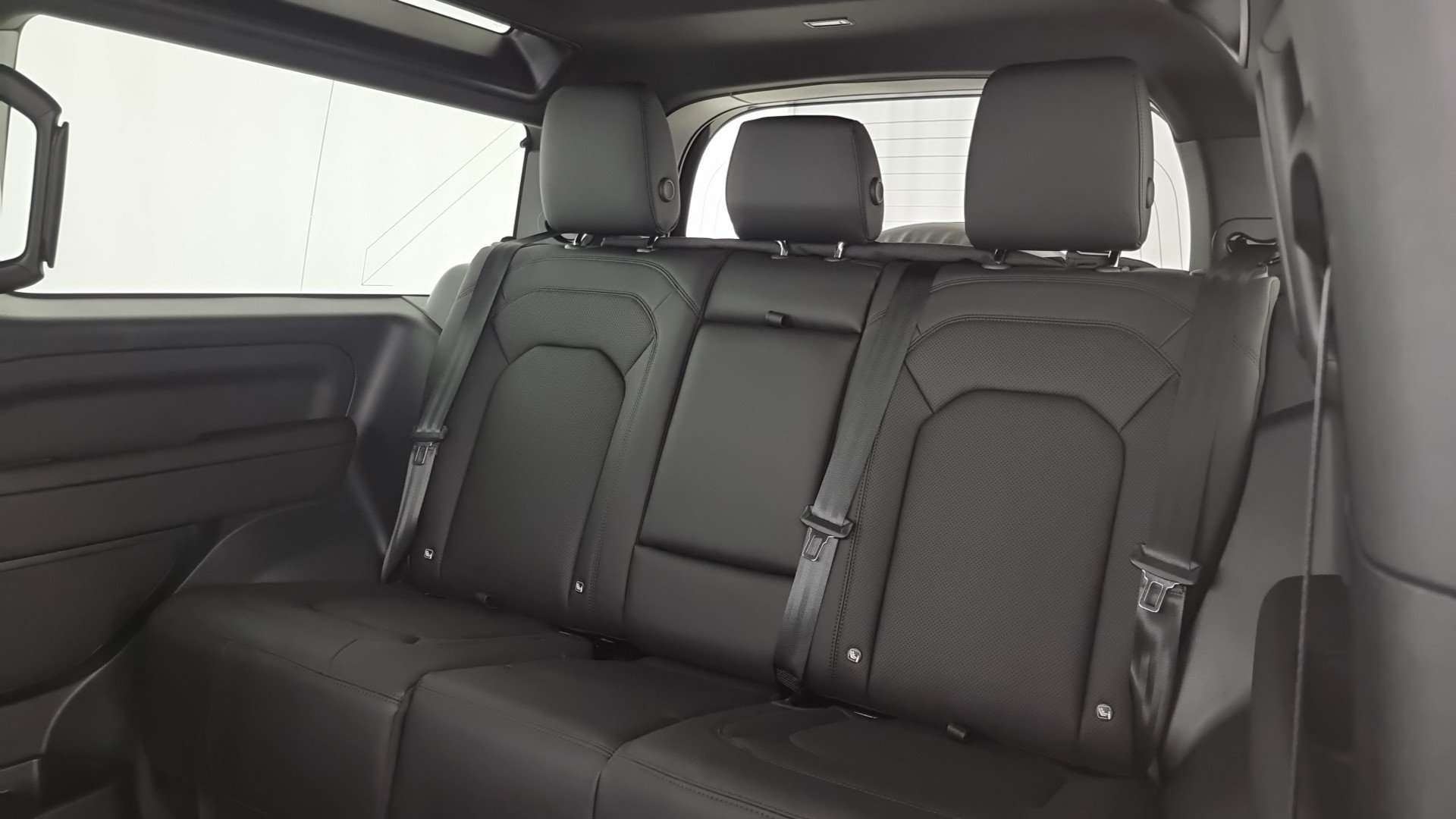 Land Rover Defender X-Dynamic SE 3.0D I6 - 2025 - Joinsteer - #18