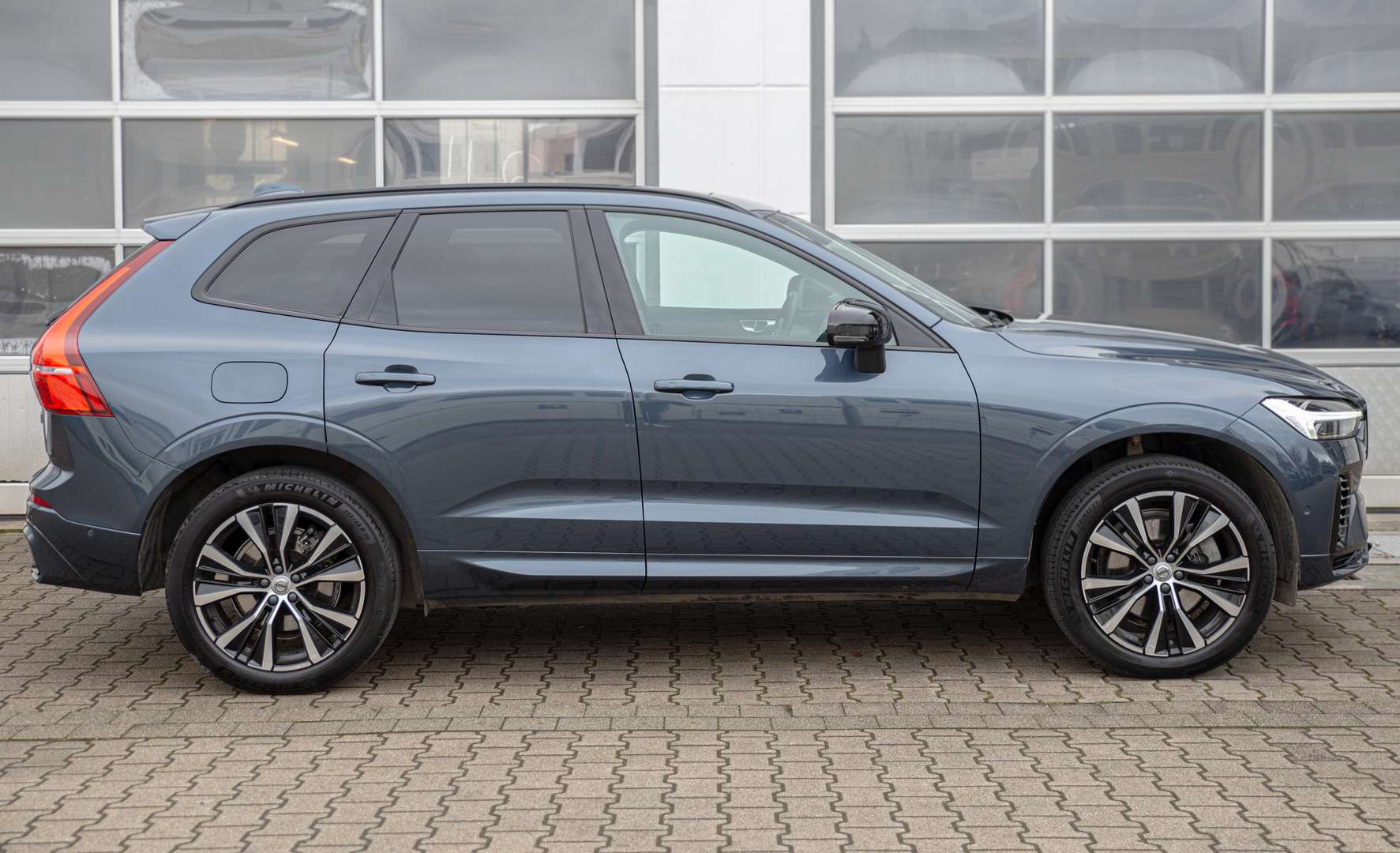 Volvo XC60 Plus Dark T8 - 2022 - Joinsteer - #2
