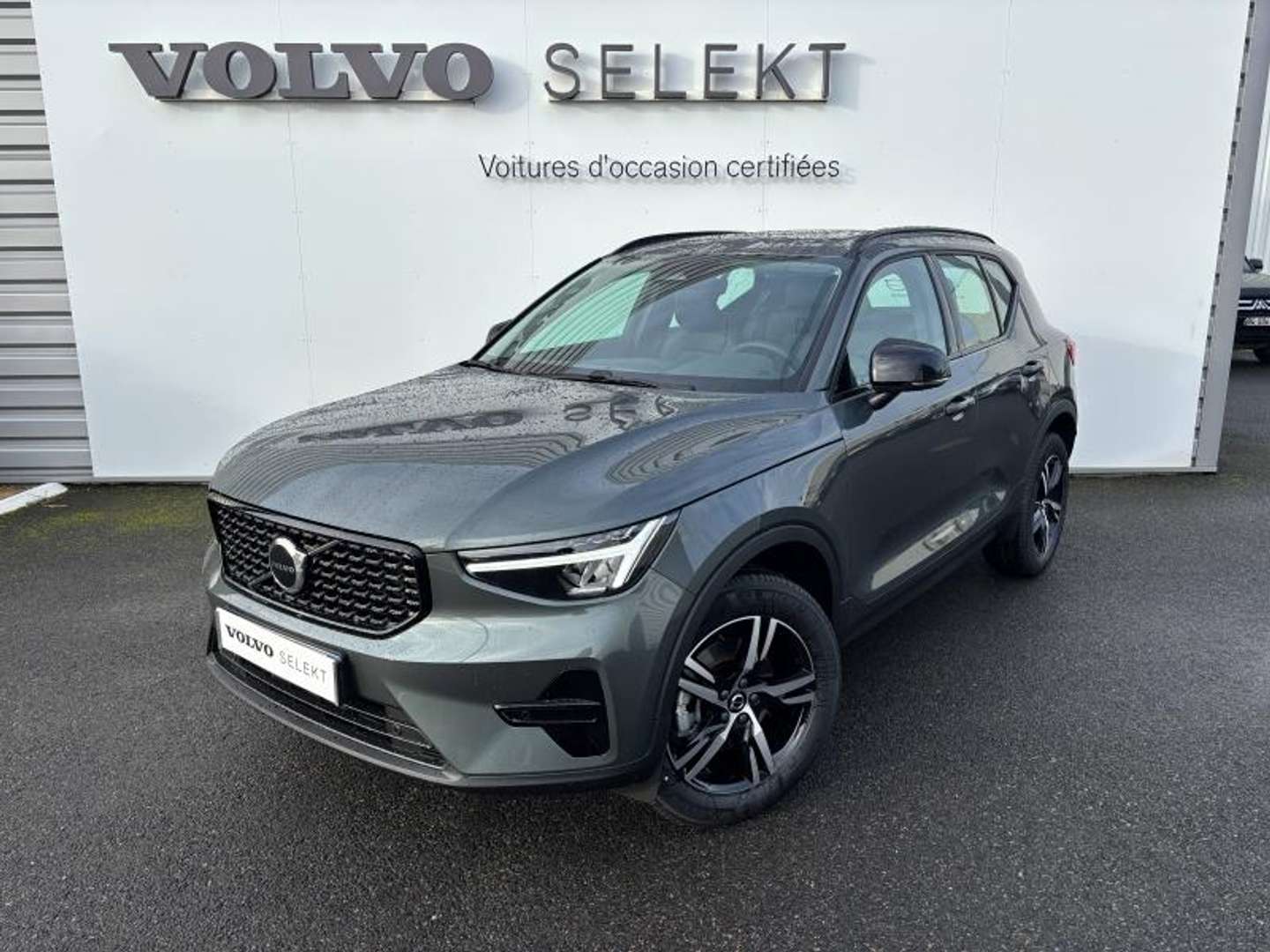 Volvo XC40 Lounge Edition B3 - 2025 - Joinsteer - #1