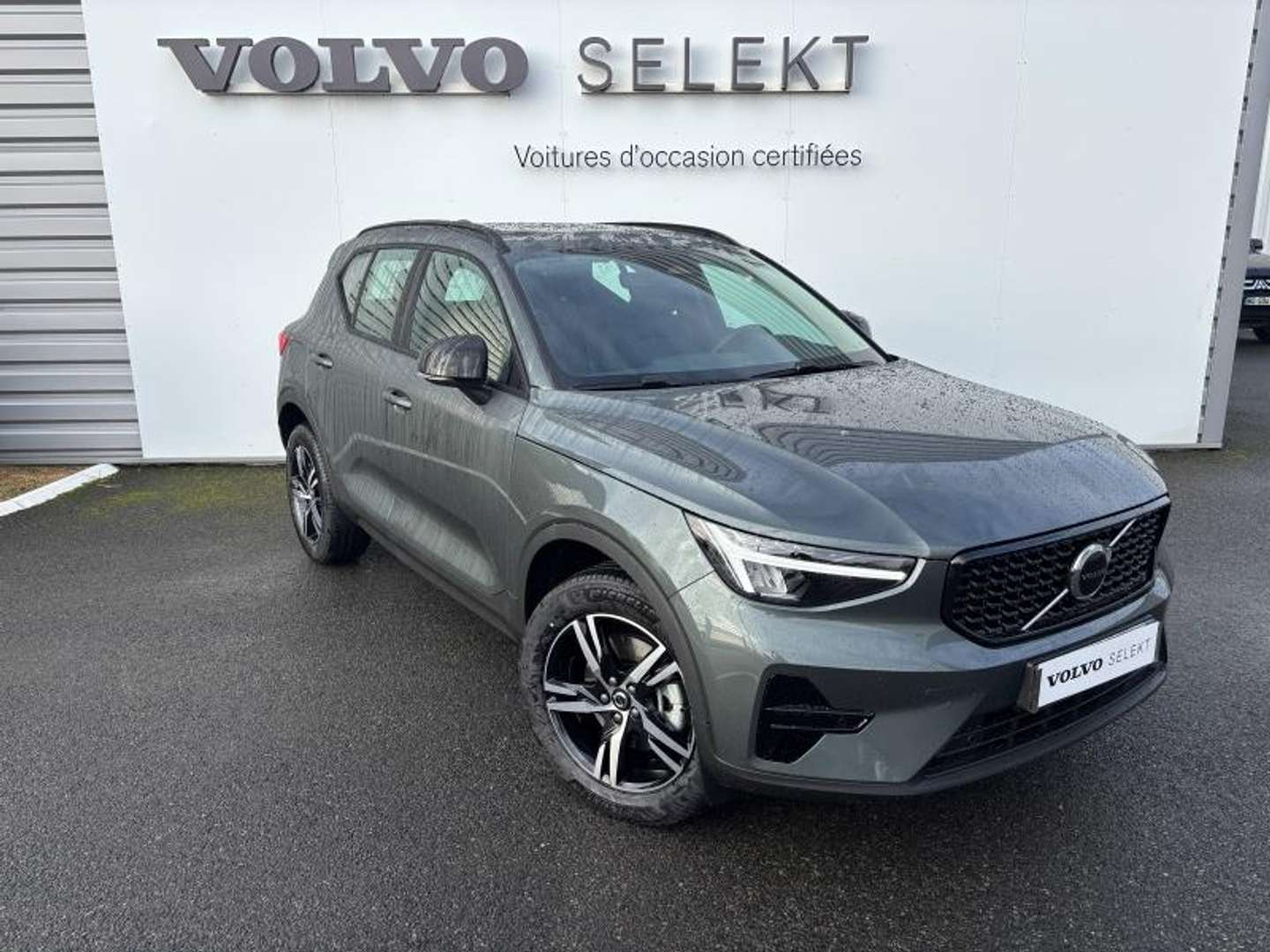 Volvo XC40 Lounge Edition B3 - 2025 - Joinsteer - #4