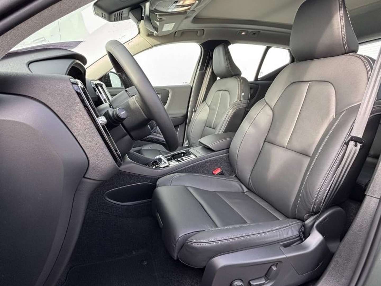 Volvo XC40 Lounge Edition B3 - 2025 - Joinsteer - #6