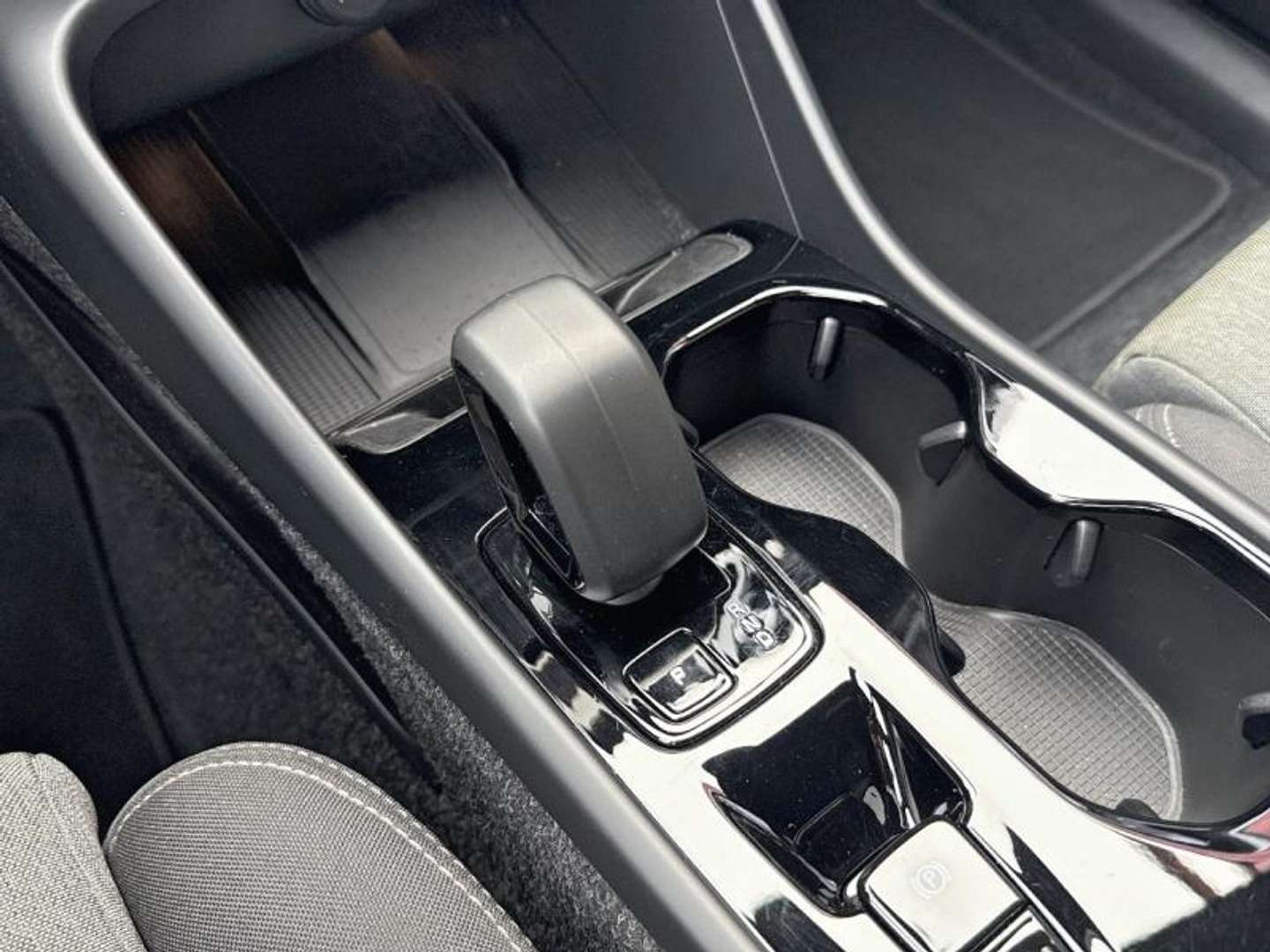 Volvo XC40 Plus B3 - 2025 - Joinsteer - #14