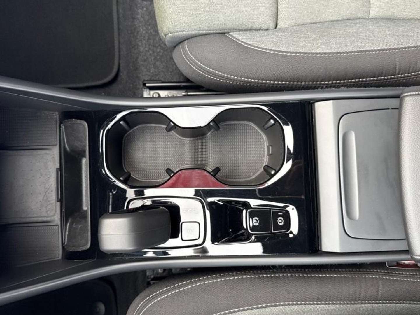 Volvo XC40 Plus B3 - 2025 - Joinsteer - #15