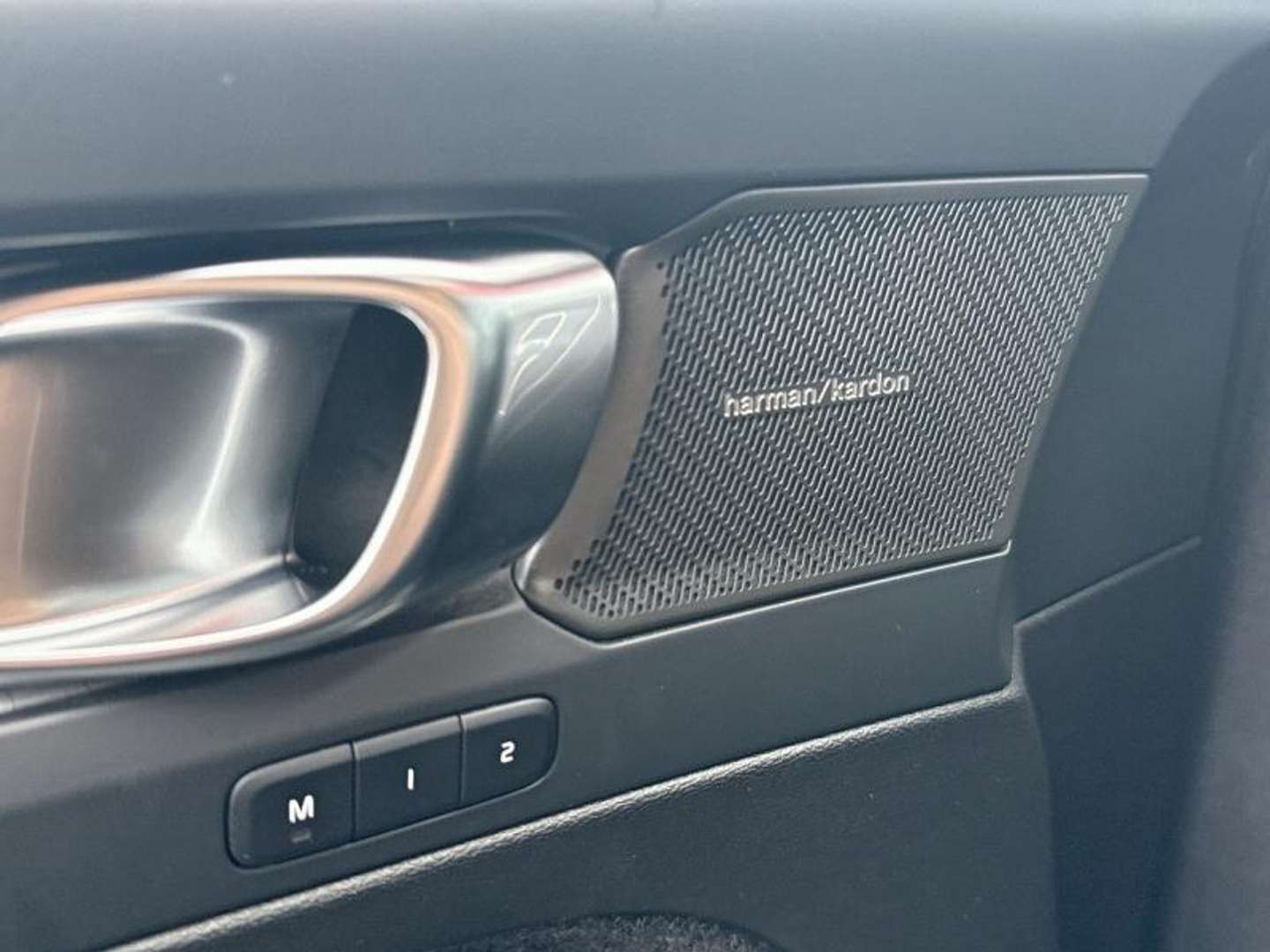 Volvo XC40 Plus B3 - 2025 - Joinsteer - #17