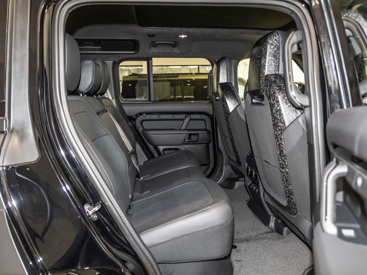 Land Rover Defender OCTA Black Edition - 2025 - Joinsteer - #9