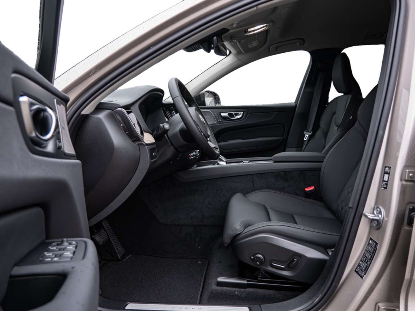 Volvo XC60 Recharge Plus T8 - 2025 - Joinsteer - #4