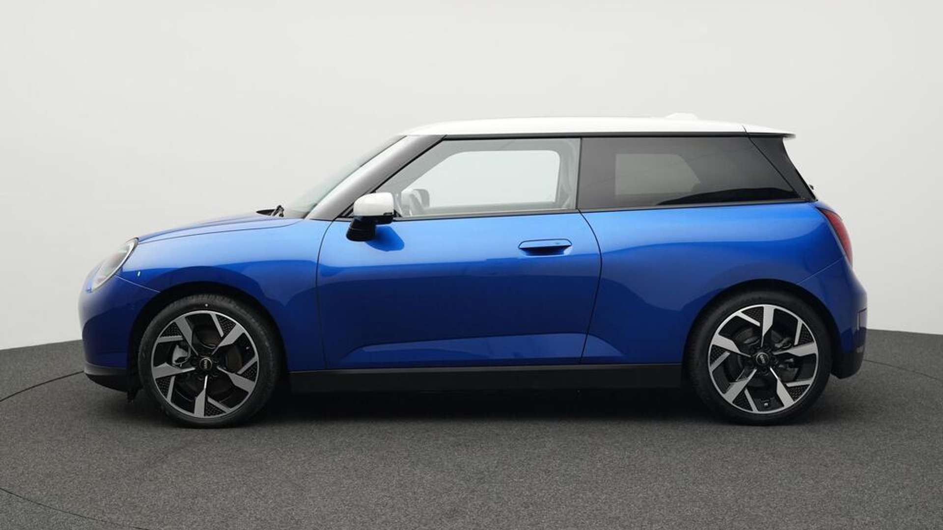 Mini Cooper SE Favoured Trim - 2024 - Joinsteer - #2