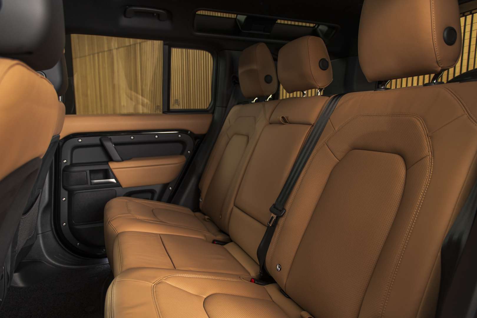 Land Rover Defender X-Dynamic HSE P300e - 2025 - Joinsteer - #15