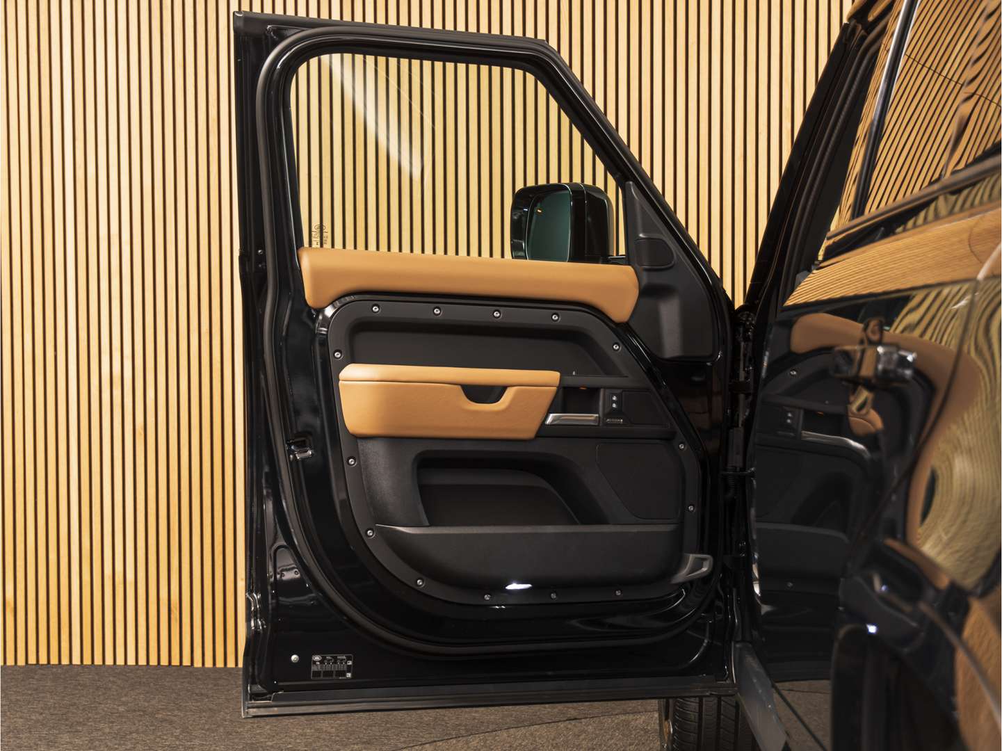 Land Rover Defender X-Dynamic HSE P300e - 2025 - Joinsteer - #16