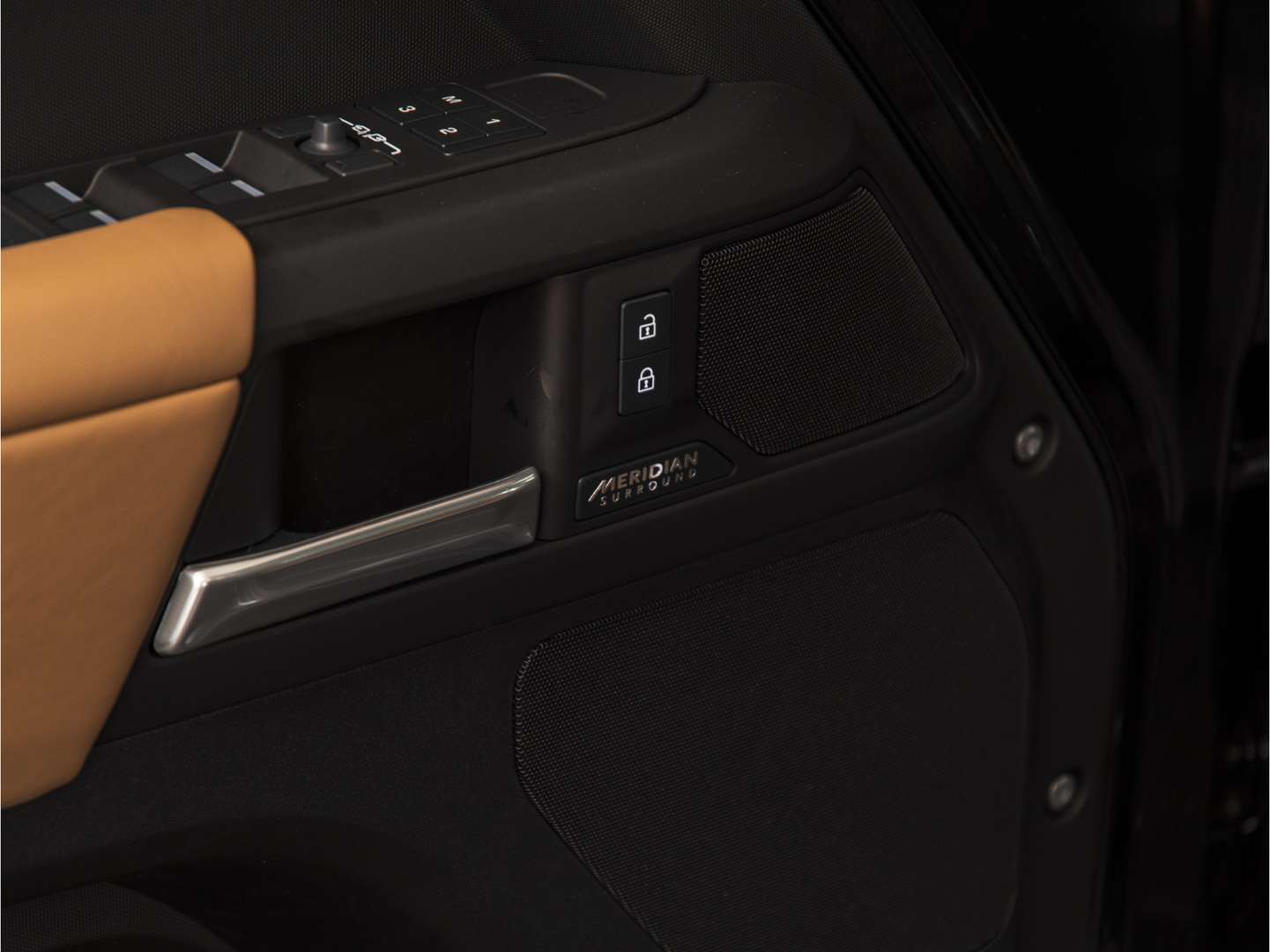 Land Rover Defender X-Dynamic HSE P300e - 2025 - Joinsteer - #18