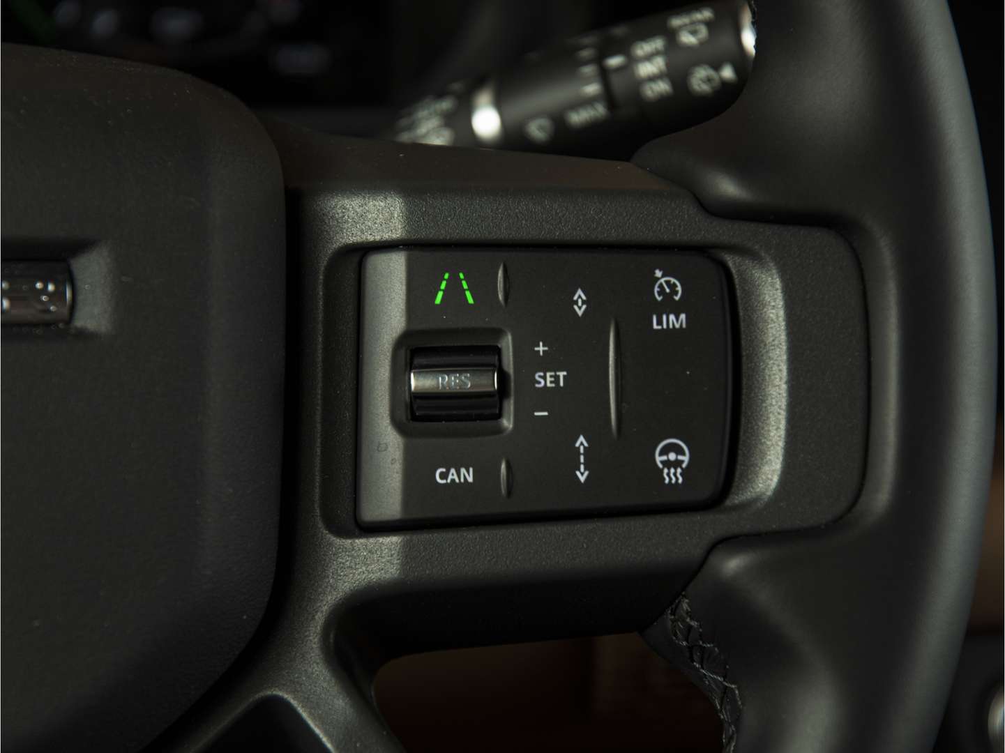 Land Rover Defender X-Dynamic HSE P300e - 2025 - Joinsteer - #24