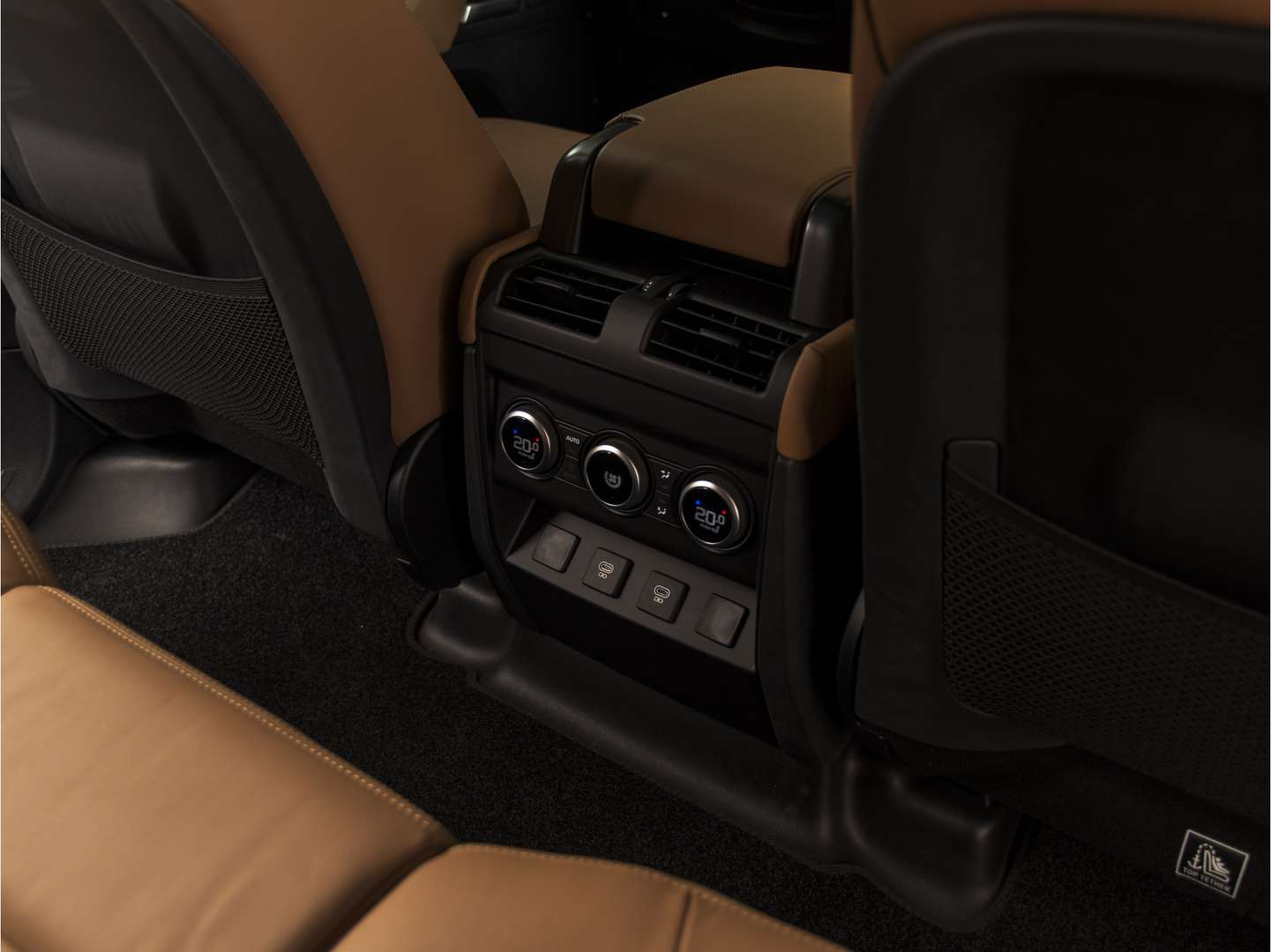 Land Rover Defender X-Dynamic HSE P300e - 2025 - Joinsteer - #26