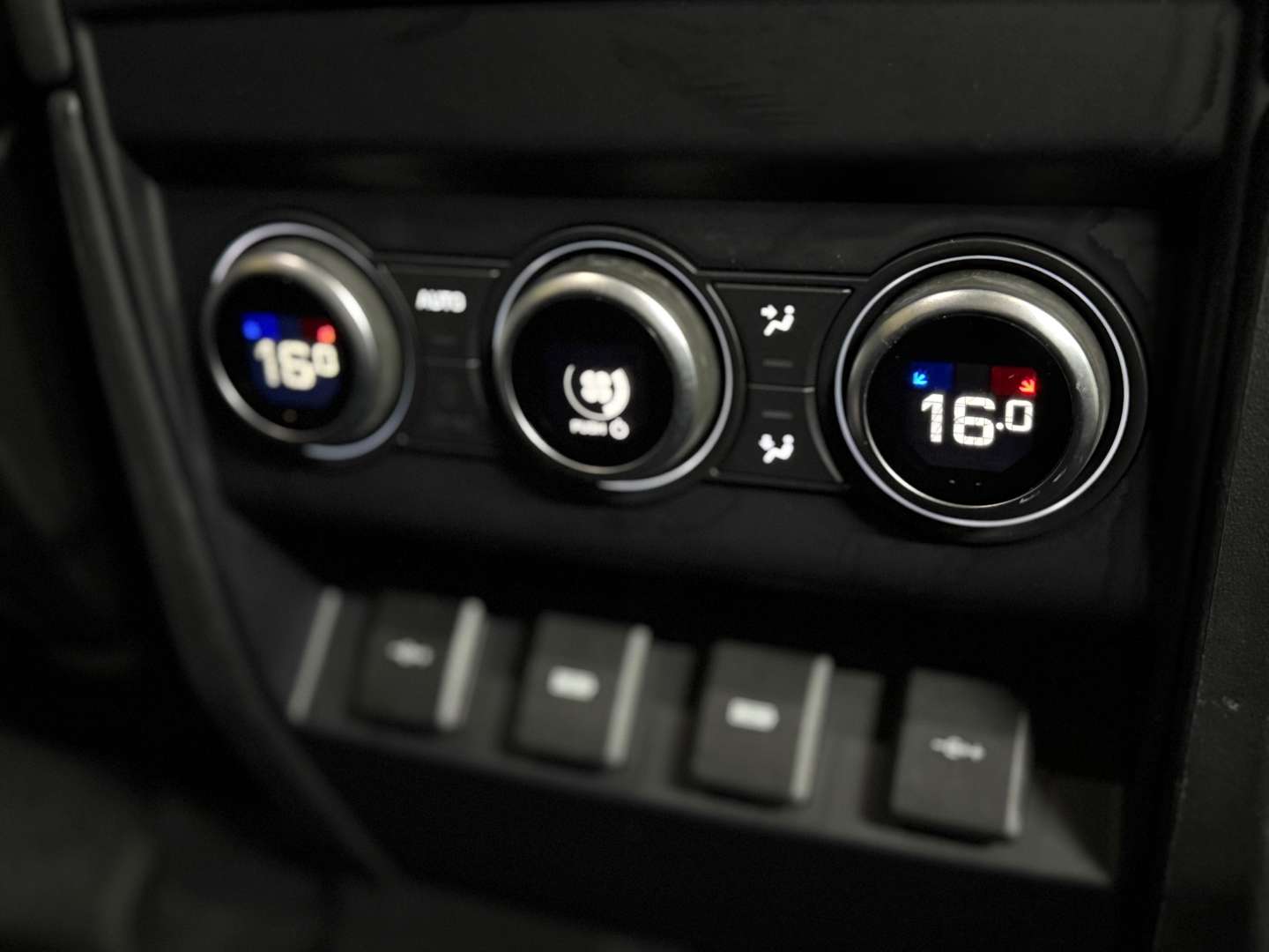 Land Rover Defender SE D240 - 2020 - Joinsteer - #14