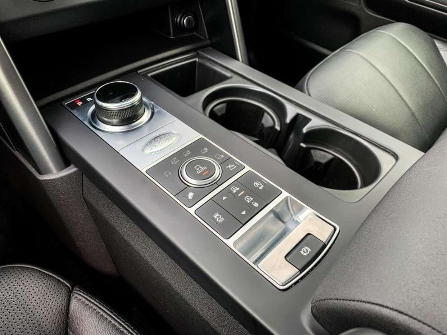 Land Rover Discovery Landmark Edition 250D - 2020 - Joinsteer - #24