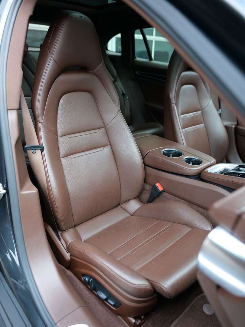 Porsche Panamera 4 E-Hybrid CLUBLEDER - 2022 - Joinsteer - #22