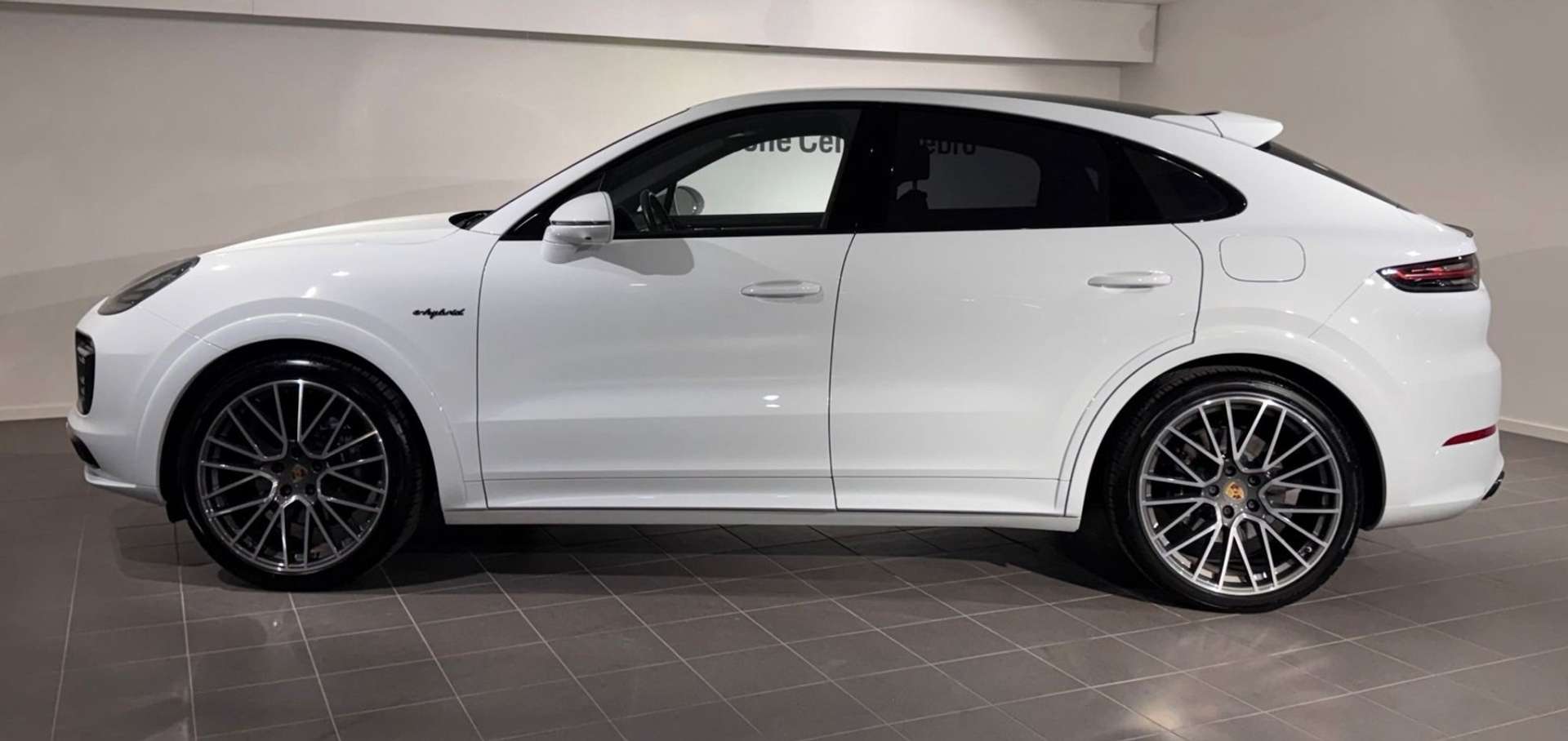 Porsche Cayenne Coupé Platinum Edition E-Hybrid - 2022 - Joinsteer - #3