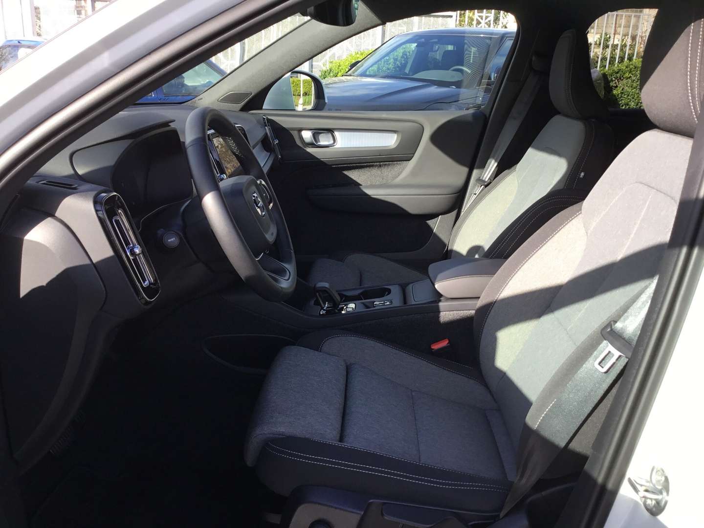 Volvo XC40 Core B3 - 2025 - Joinsteer - #4