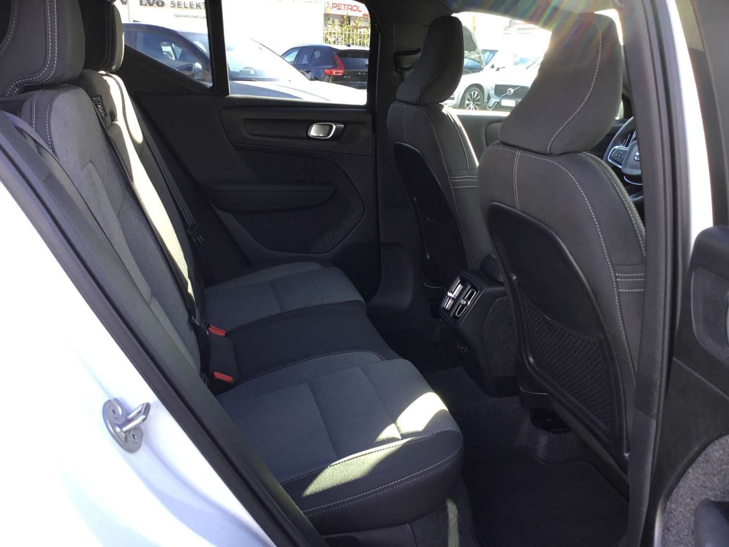 Volvo XC40 Core B3 - 2025 - Joinsteer - #6