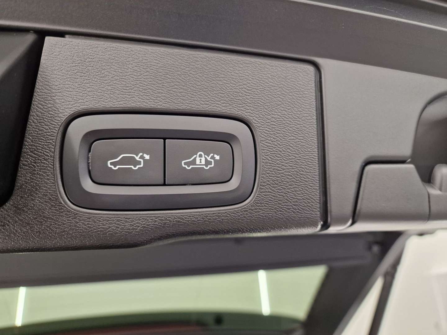 Volvo XC60 Plus Dark Hybrid - 2024 - Joinsteer - #10