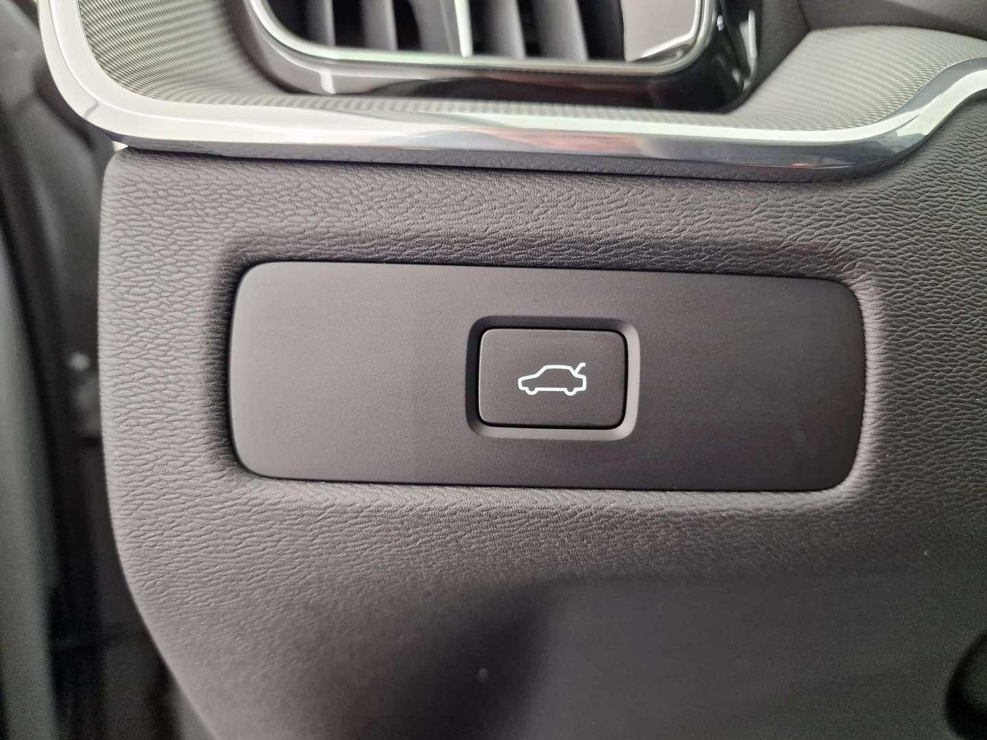 Volvo XC60 Plus Dark Hybrid - 2024 - Joinsteer - #12