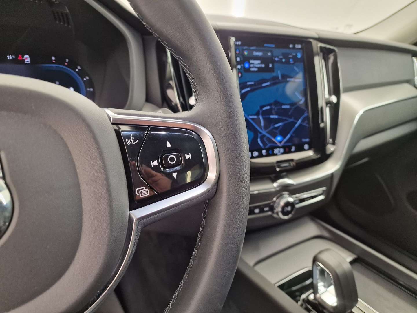 Volvo XC60 Plus Dark Hybrid - 2024 - Joinsteer - #14