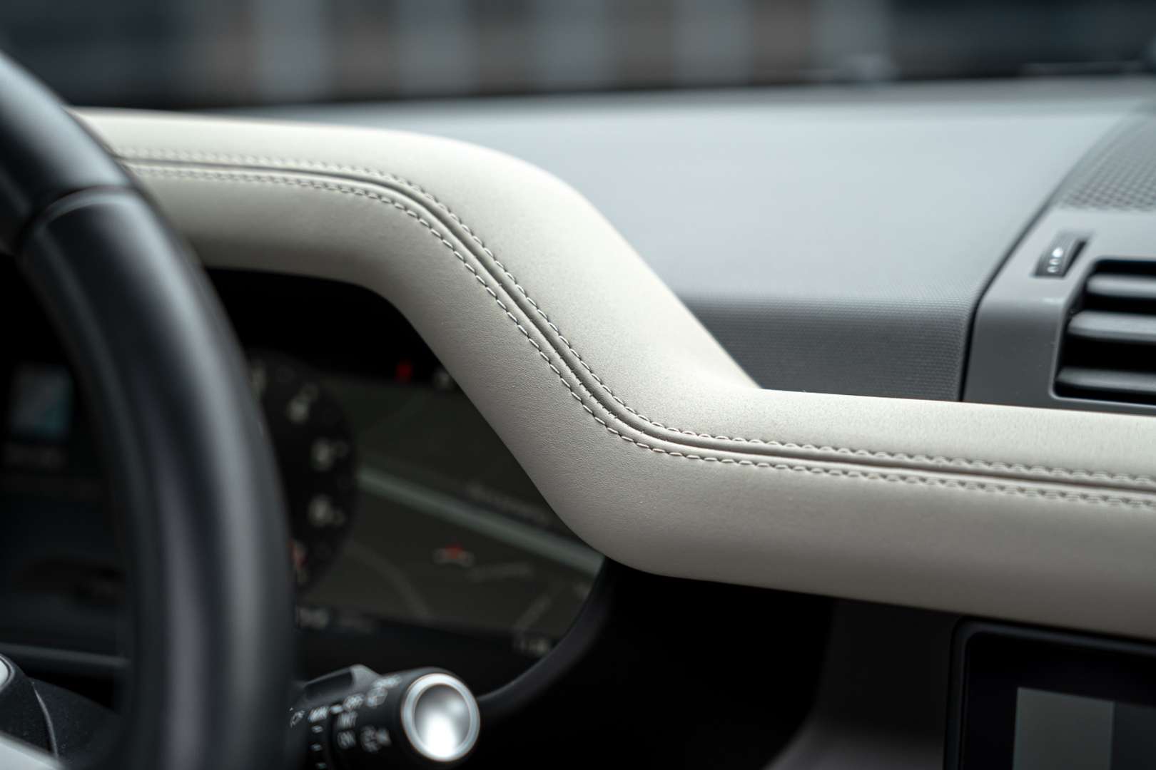 Land Rover Defender SE P400e - 2024 - Joinsteer - #16