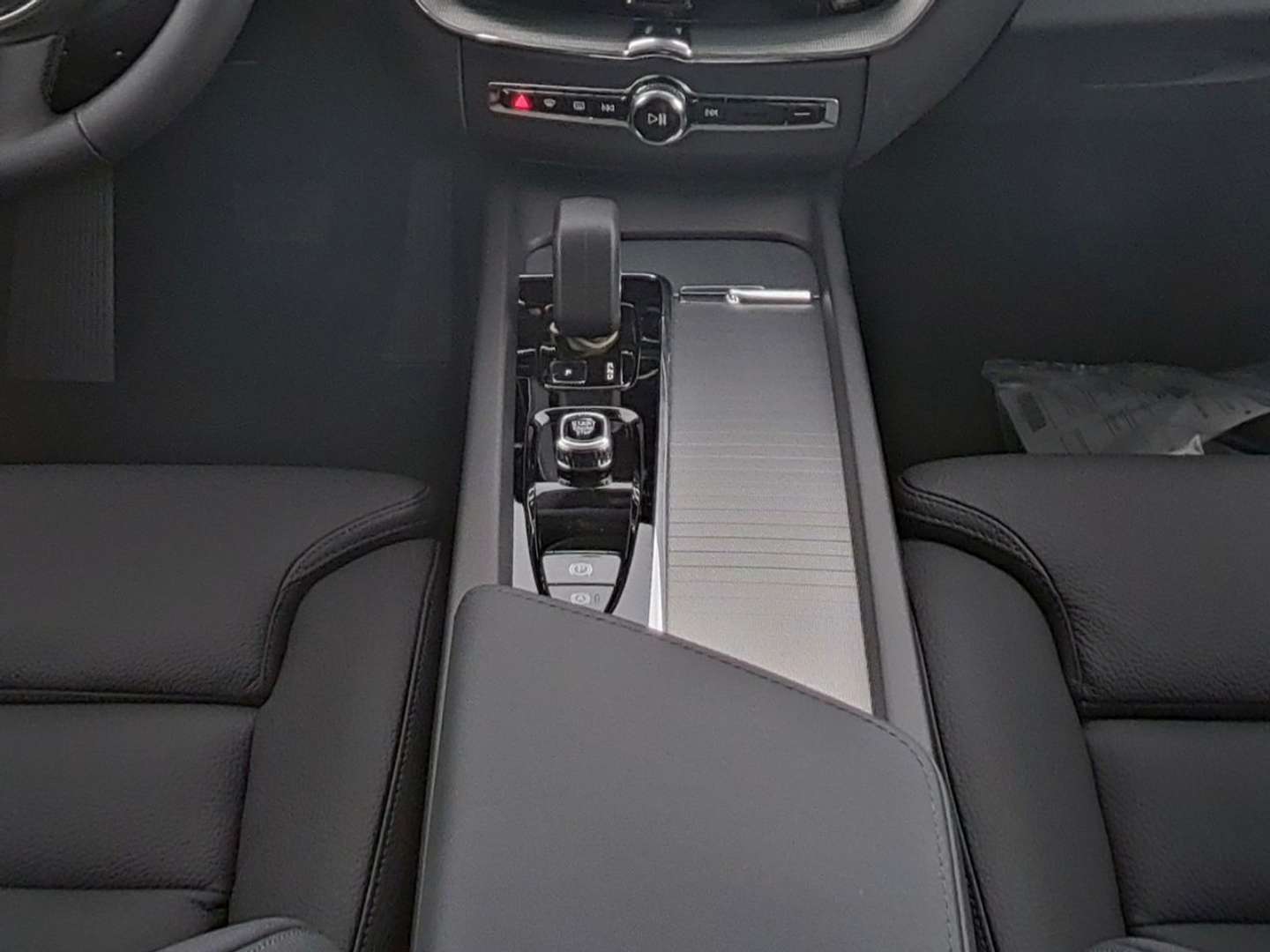 Volvo XC60 PLUS DARK B5 - 2025 - Joinsteer - #6