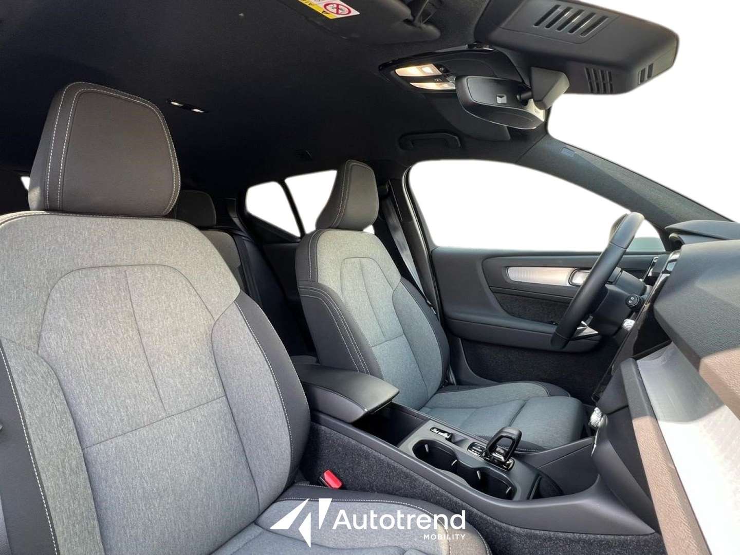 Volvo XC40 Core B3 - 2025 - Joinsteer - #6