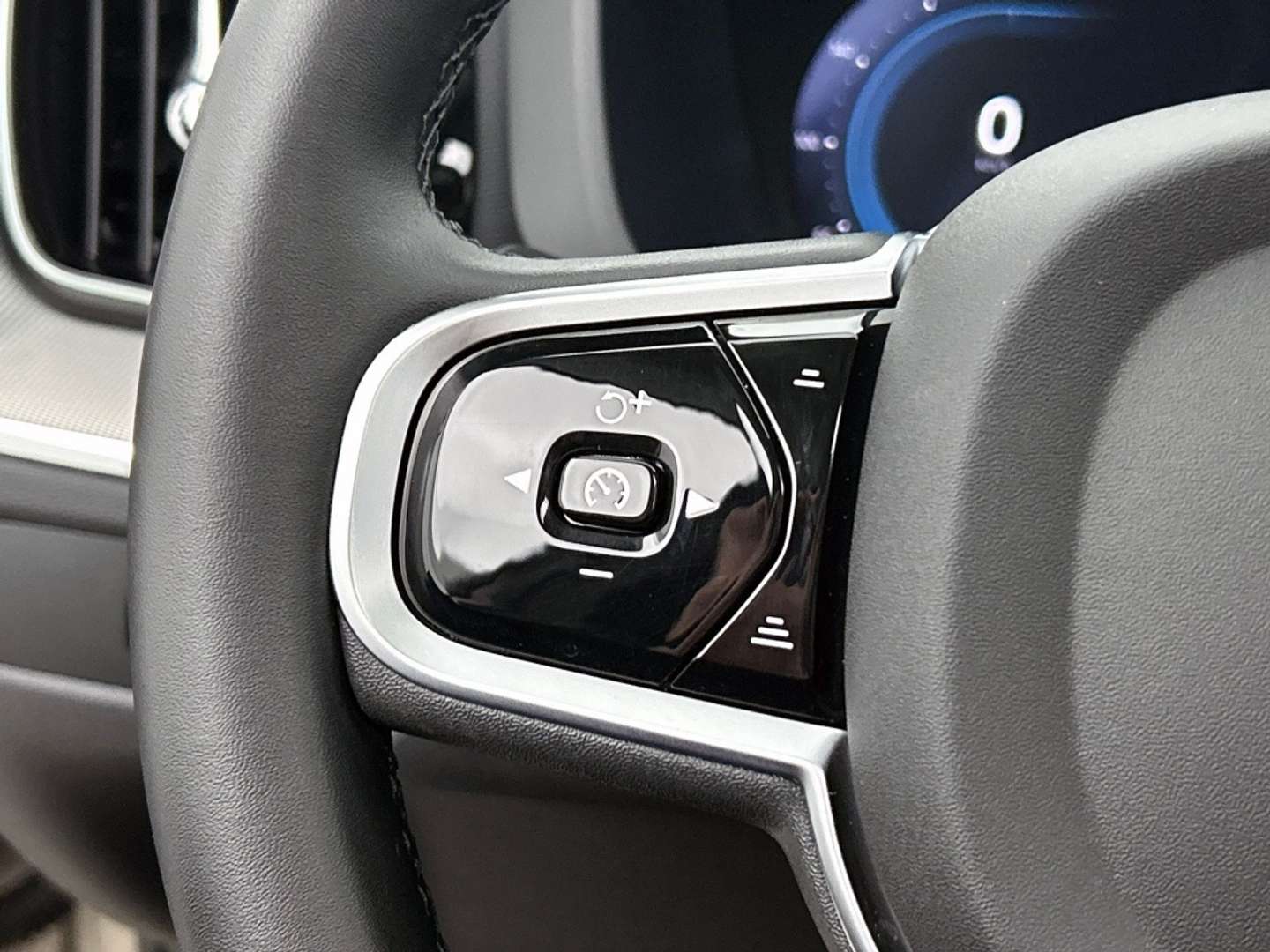 Volvo XC60 Plus 2.0 T6 AWD - 2025 - Joinsteer - #5