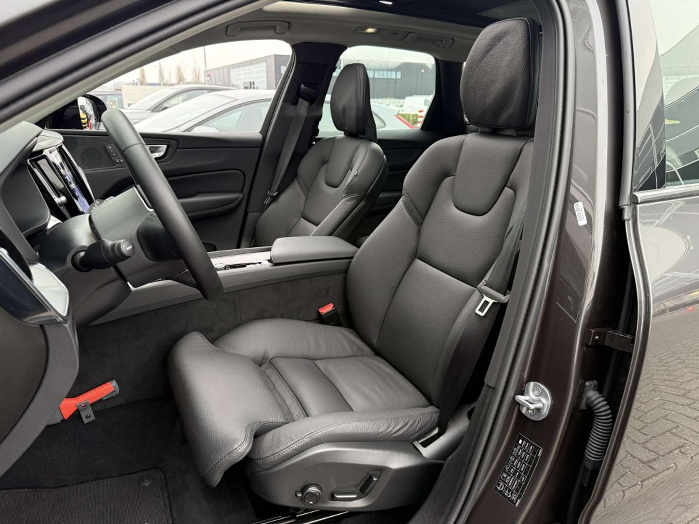 Volvo XC60 Plus Dark T6 Recharge - 2025 - Joinsteer - #12