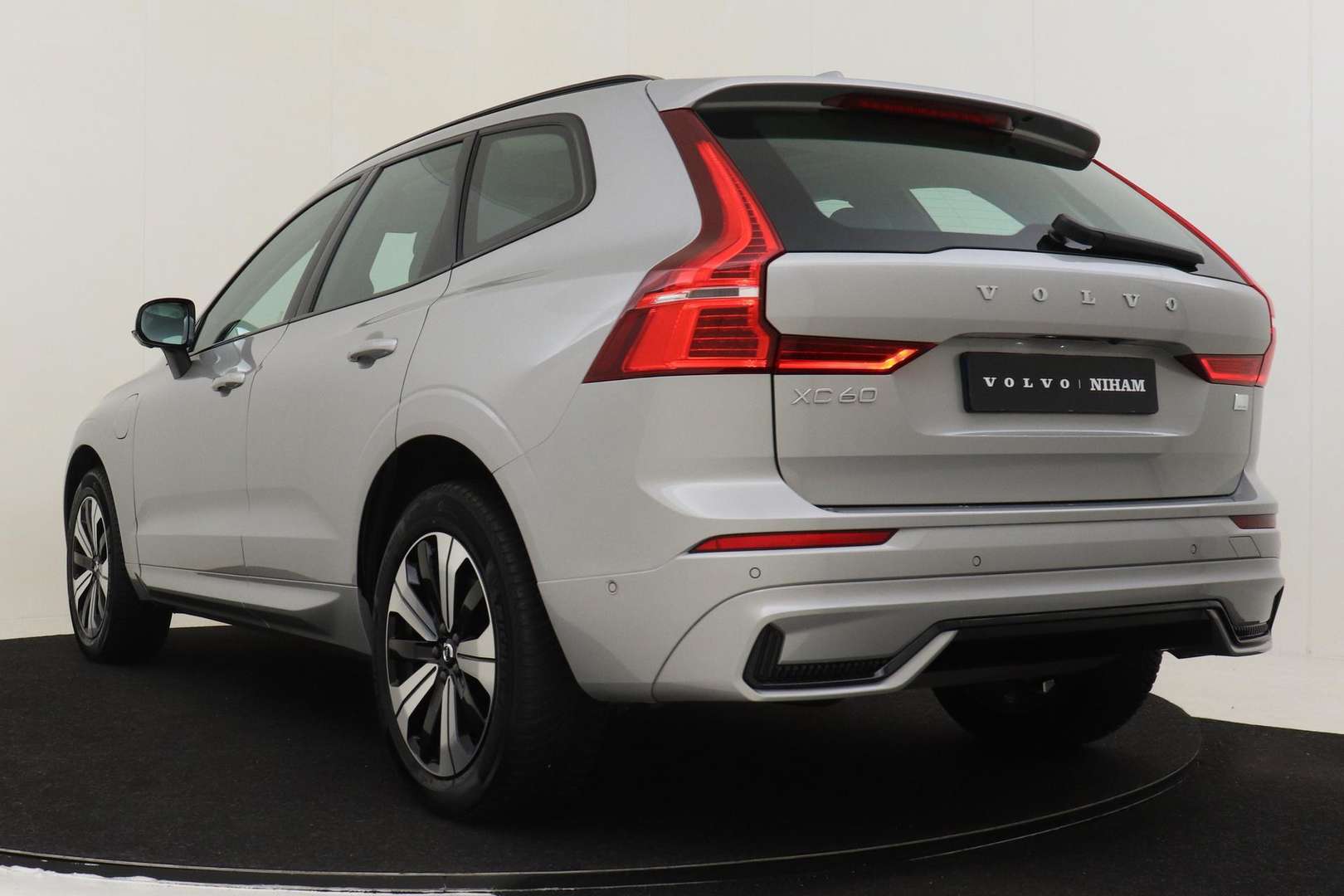 Volvo XC60 AWD PLUS DARK T6 PLUG-IN HYBRID - 2024 - Joinsteer - #4