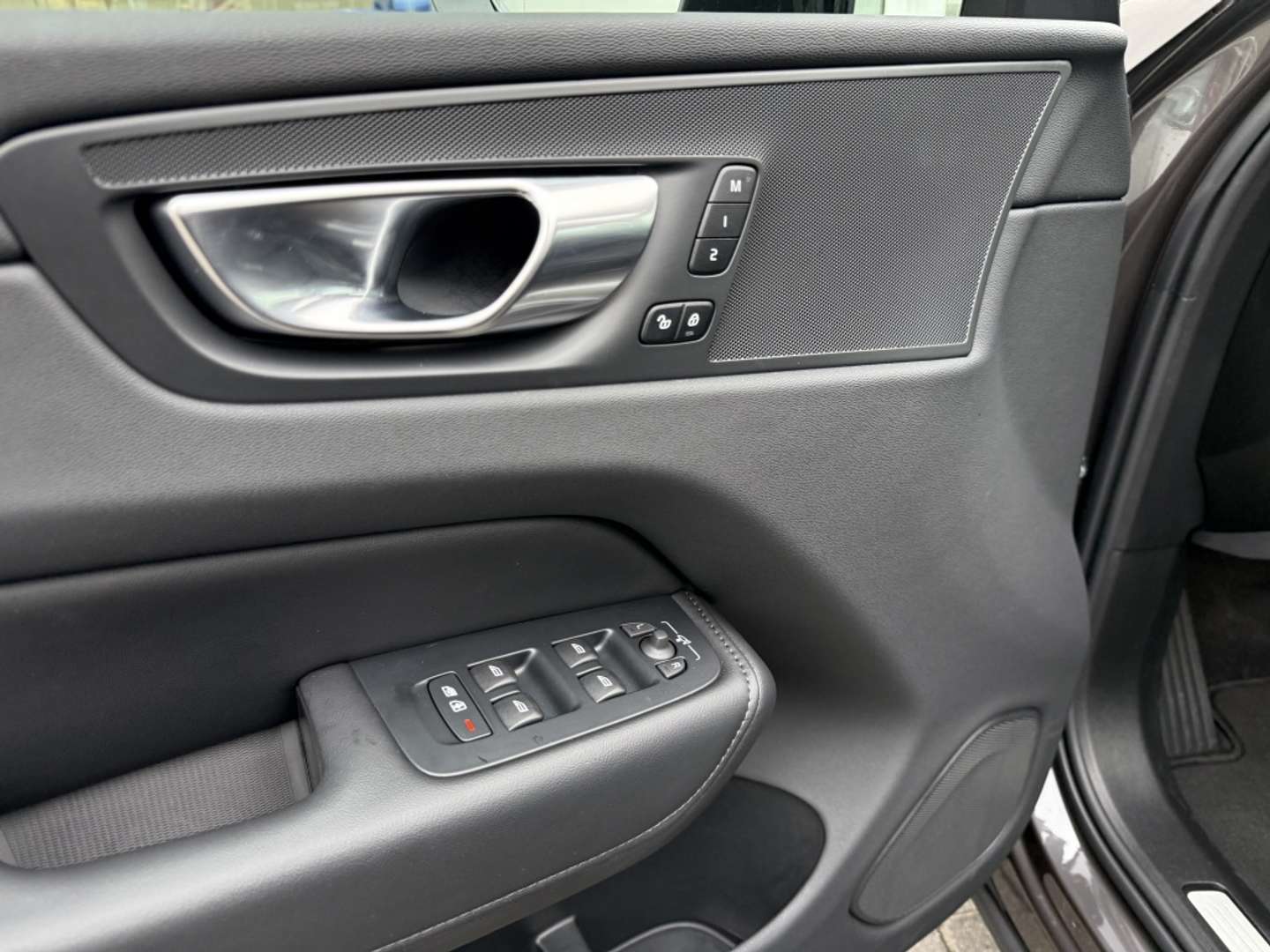 Volvo XC60 Plus Dark T6 Recharge - 2025 - Joinsteer - #17