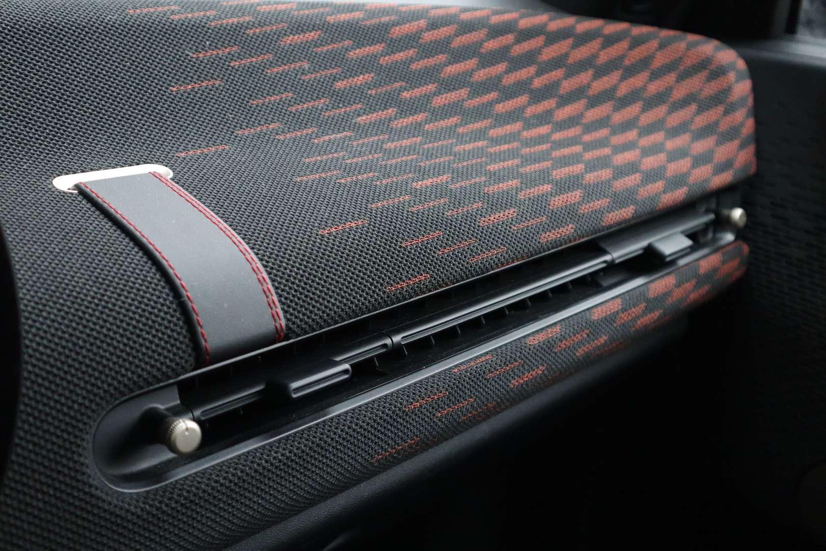 Mini Cooper SE John Cooper Works - 2024 - Joinsteer - #25