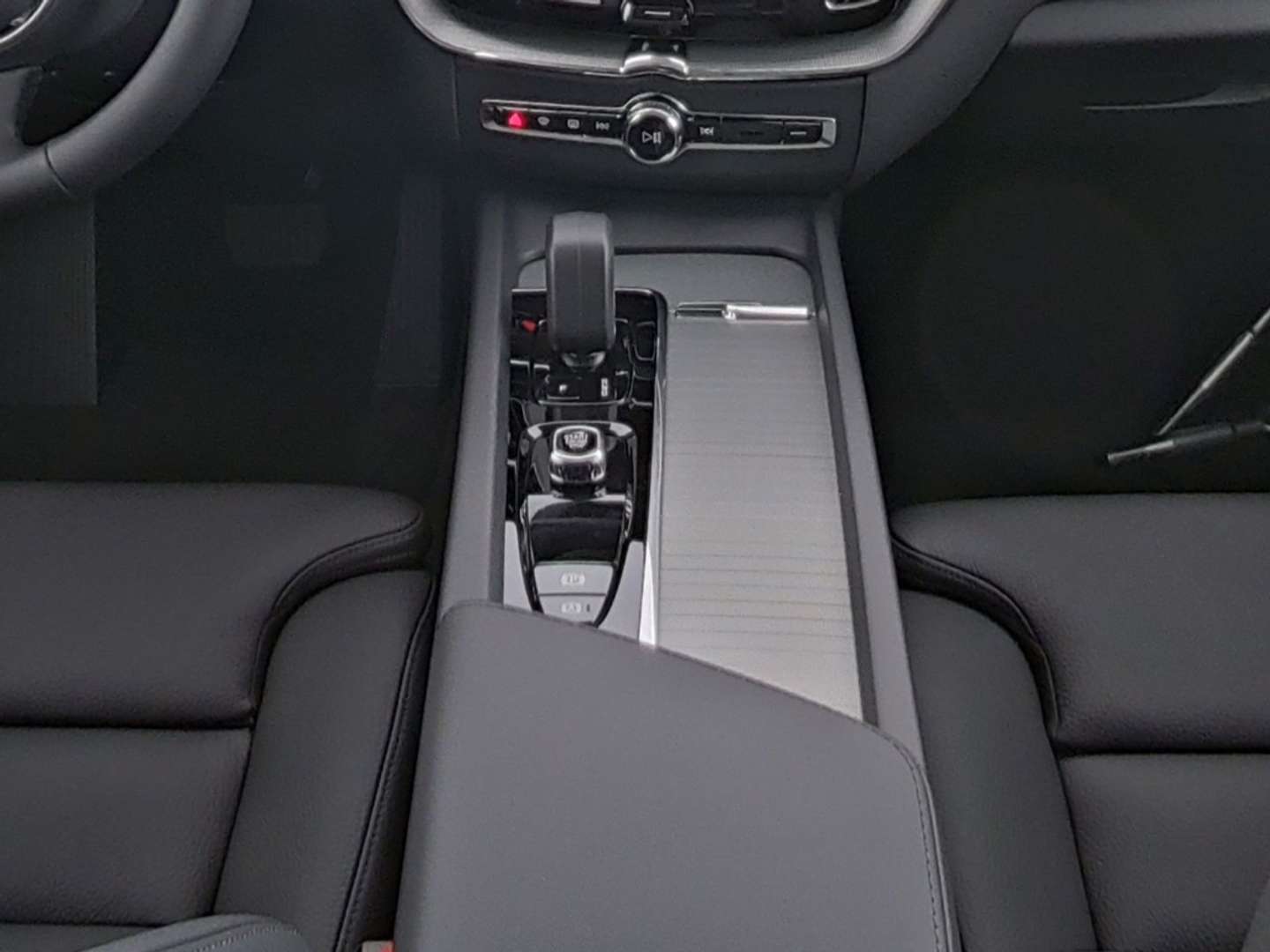 Volvo XC60 Plus Dark T6 - 2025 - Joinsteer - #6