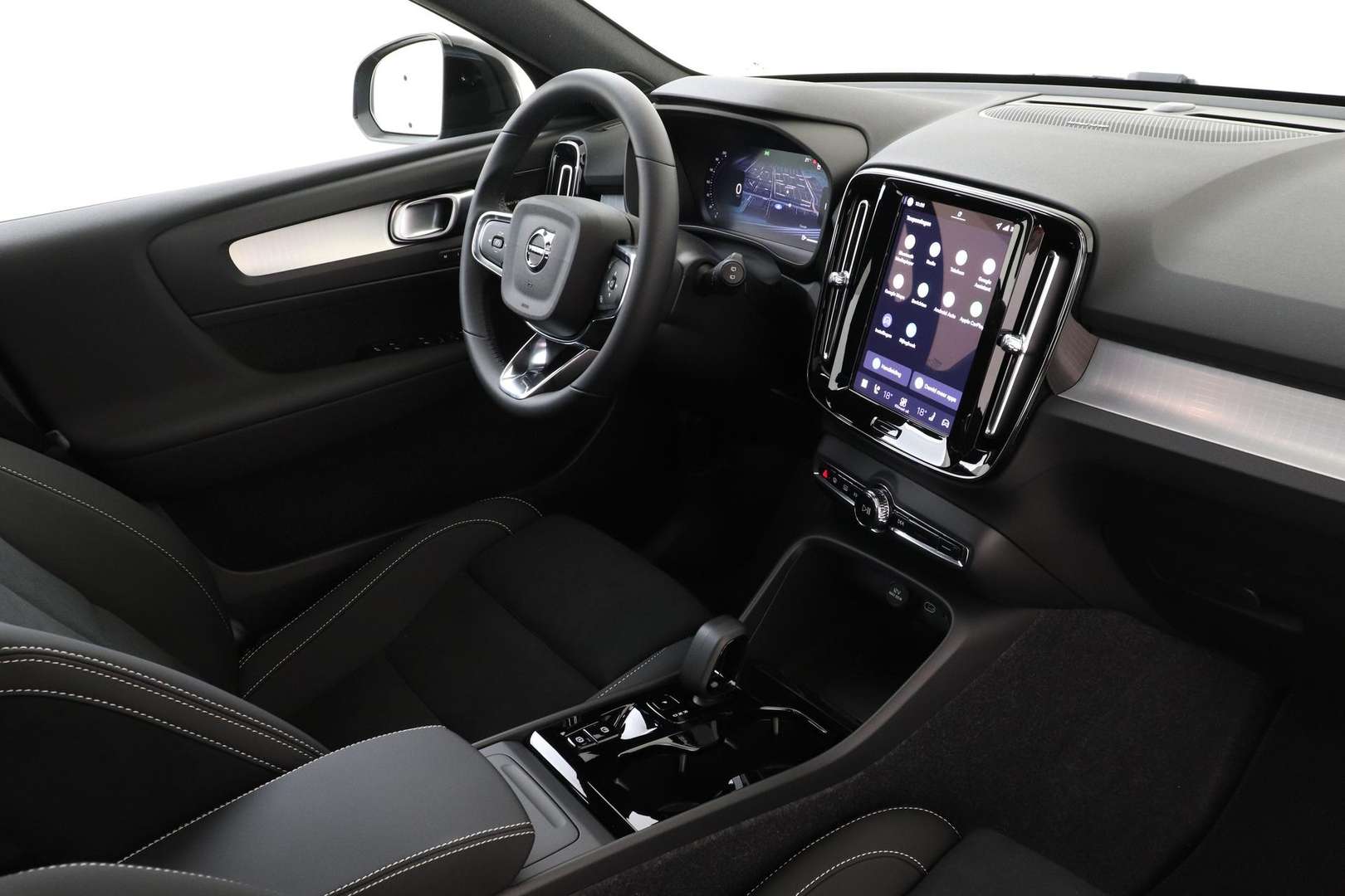 Volvo XC40 PLUS BLACK EDITION B4 M-HYBRID - 2025 - Joinsteer - #5