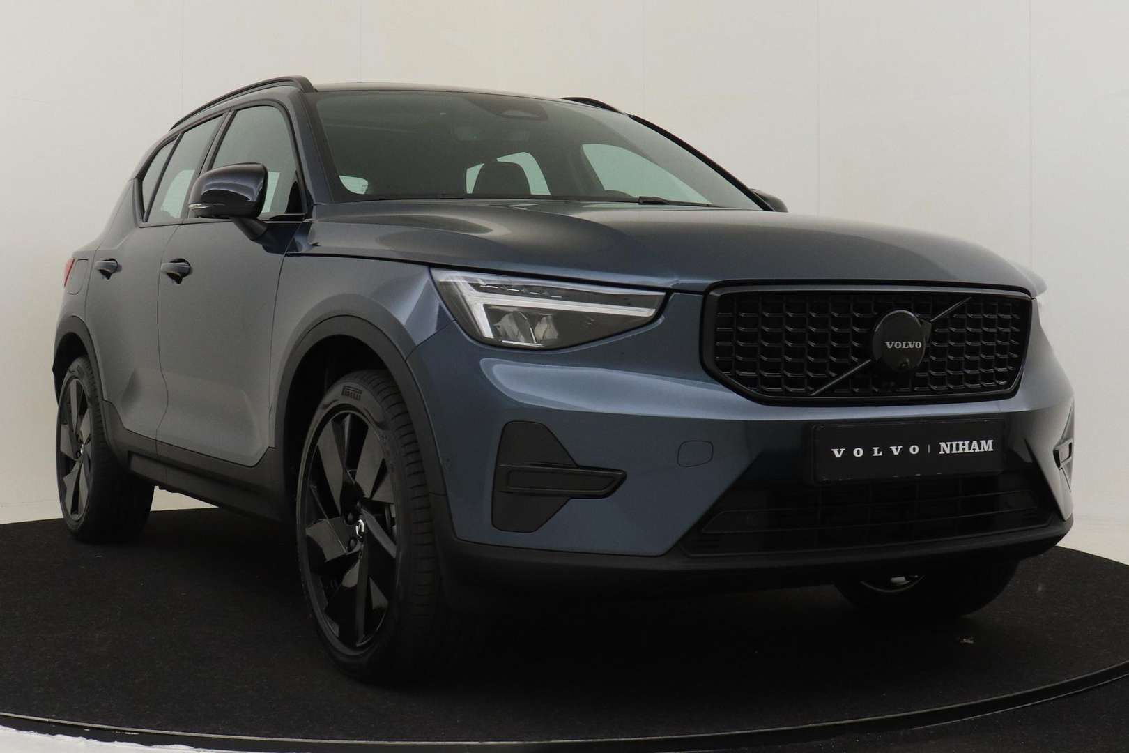 Volvo XC40 PLUS BLACK EDITION B4 M-HYBRID - 2025 - Joinsteer - #6